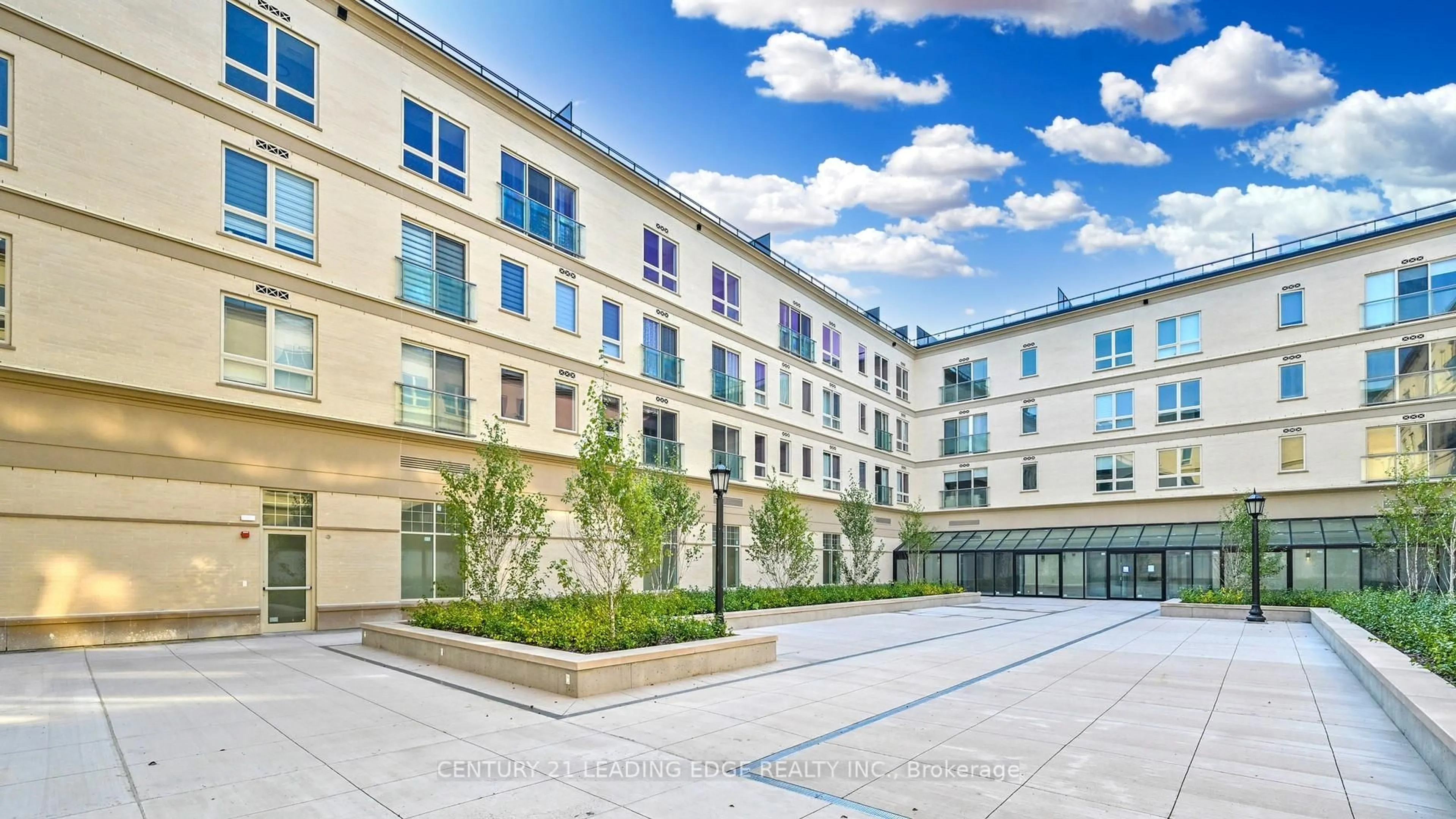 Patio, building for 101 Cathedral High St #224, Markham Ontario L6C 0P1