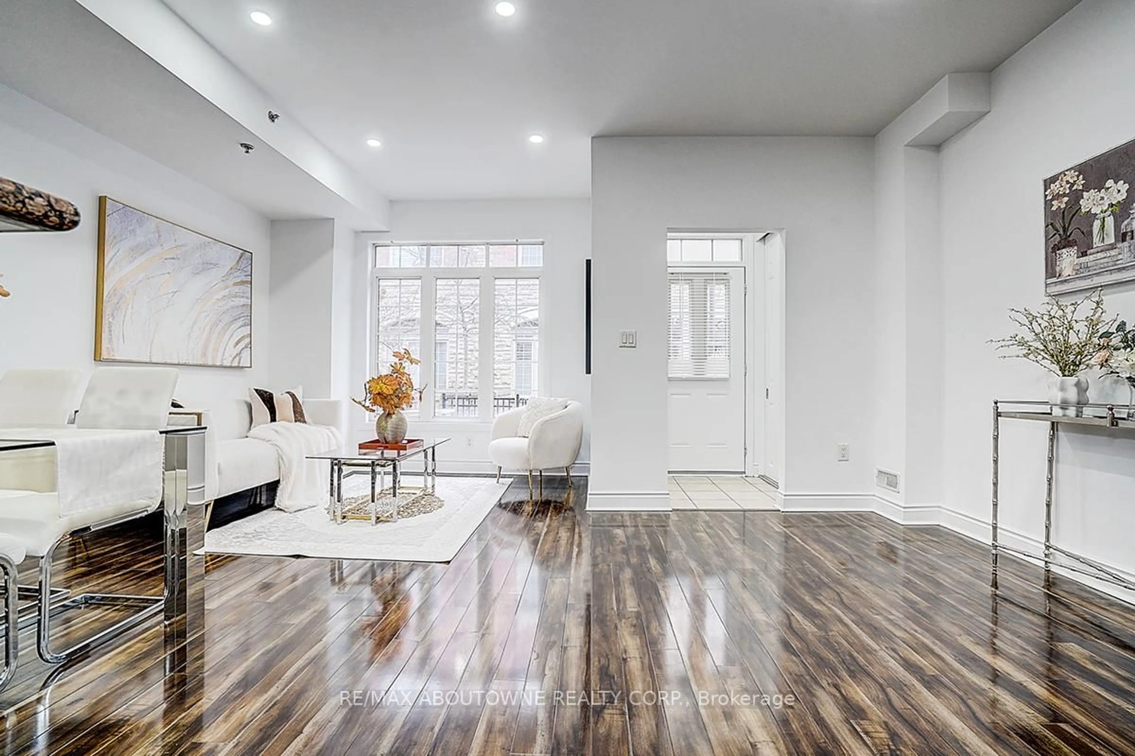 Indoor entryway for 8 Brighton Pl #50, Vaughan Ontario L4J 0E3