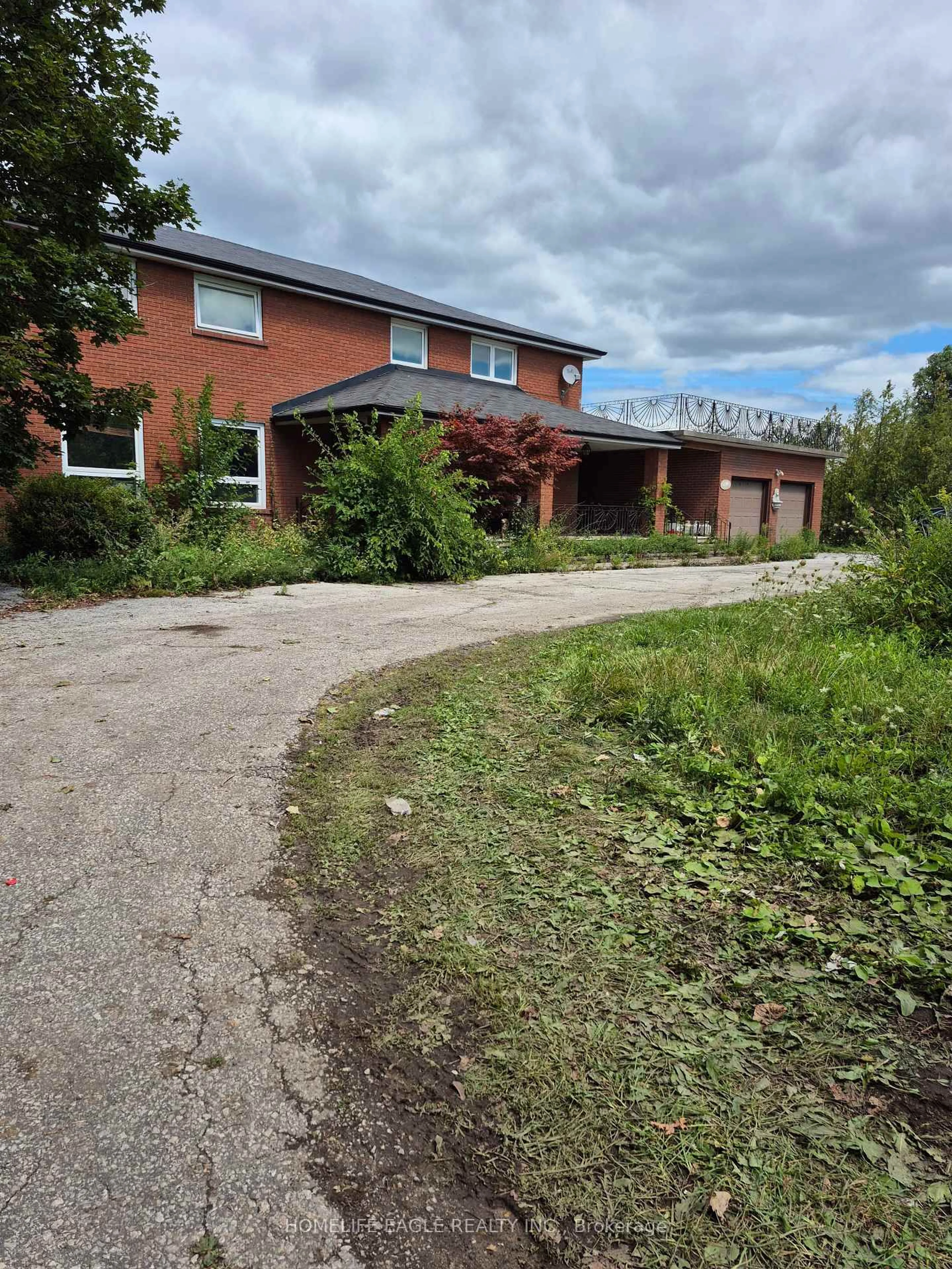 A pic from outside/outdoor area/front of a property/back of a property/a pic from drone, building for 900 19th Ave, Richmond Hill Ontario L4E 3R2