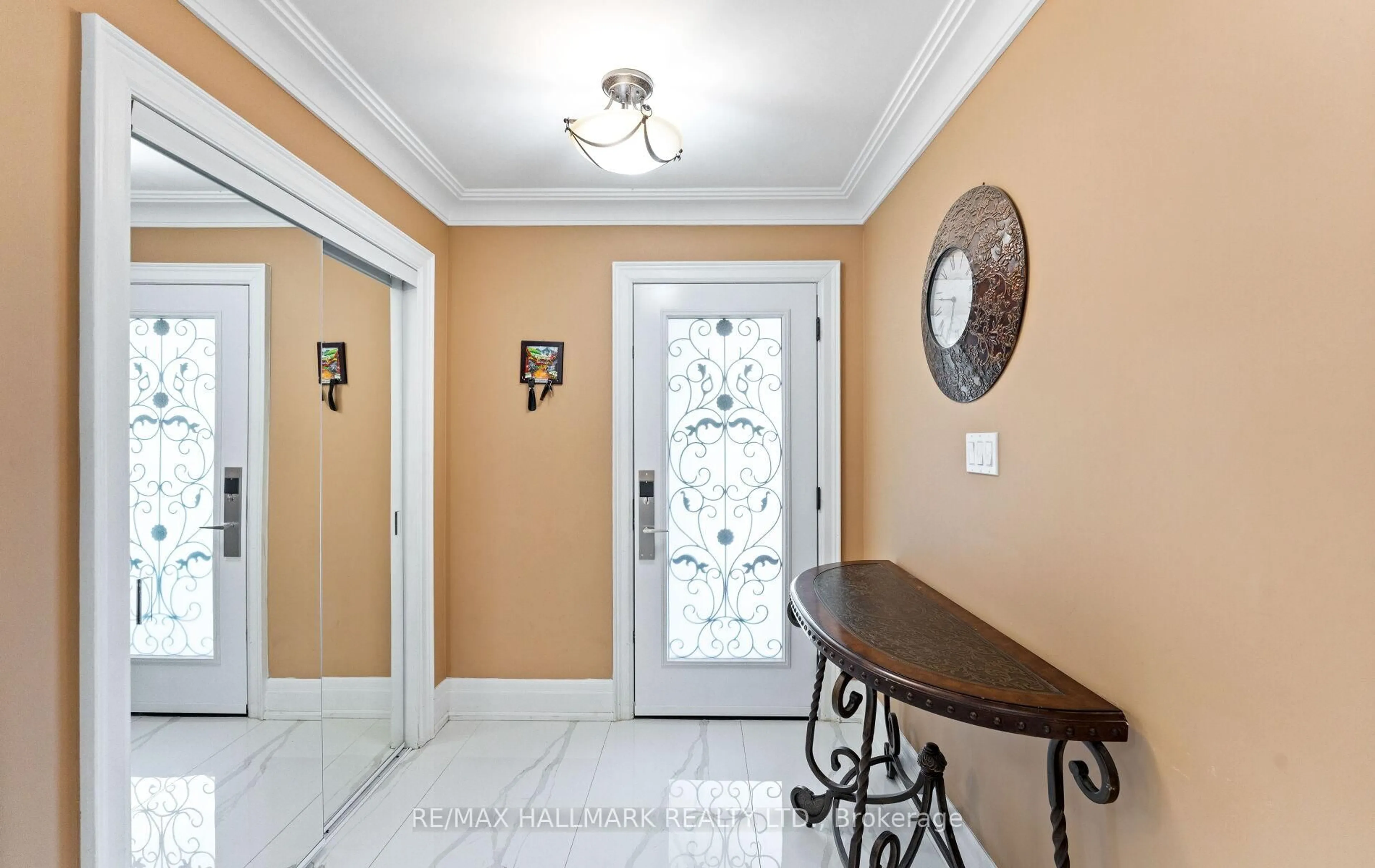 Indoor entryway for 287 Andy Cres, Vaughan Ontario L4H 1C4