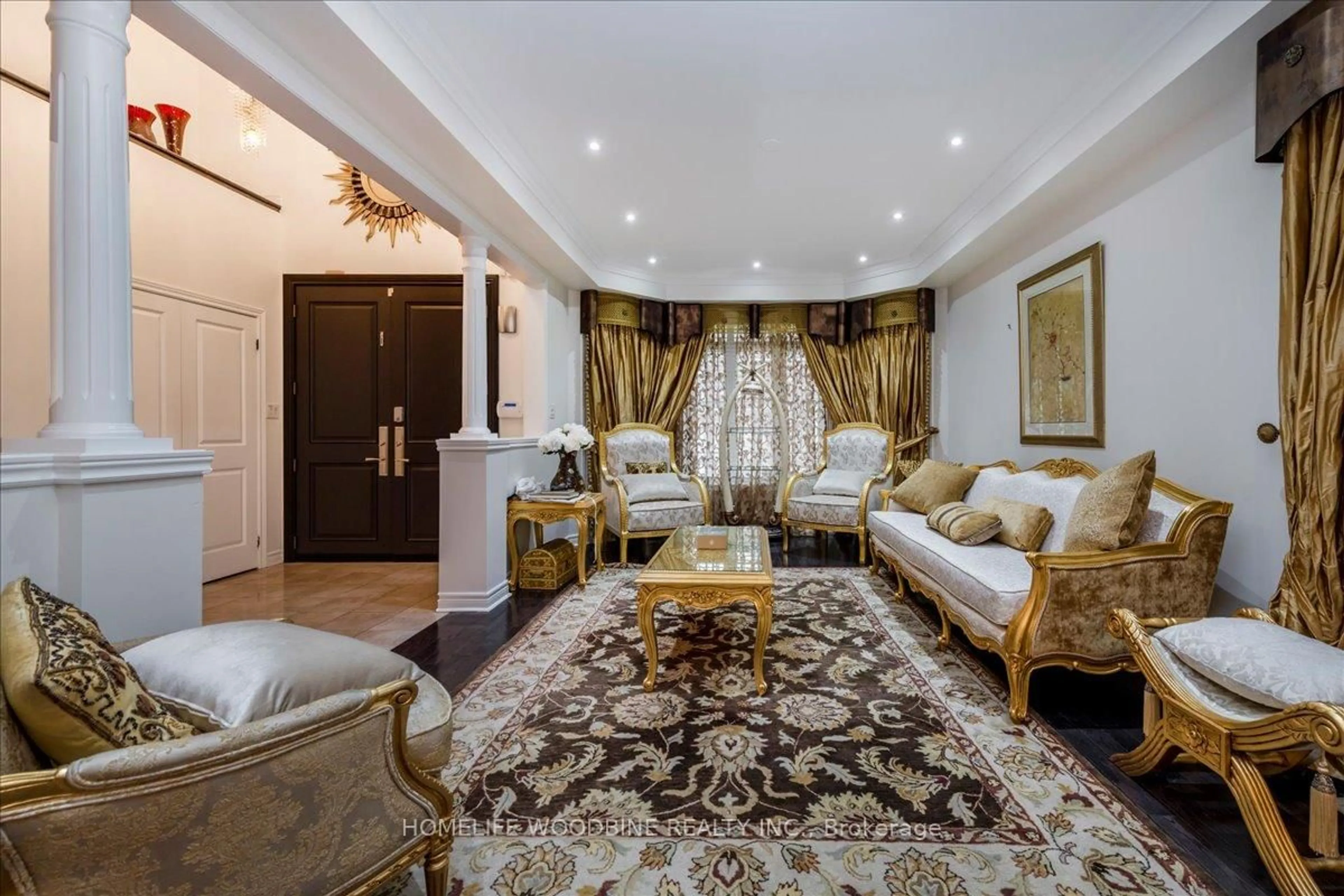 Living room with furniture, carpet floor for 28 Credo Dr, Vaughan Ontario L4H 0M6