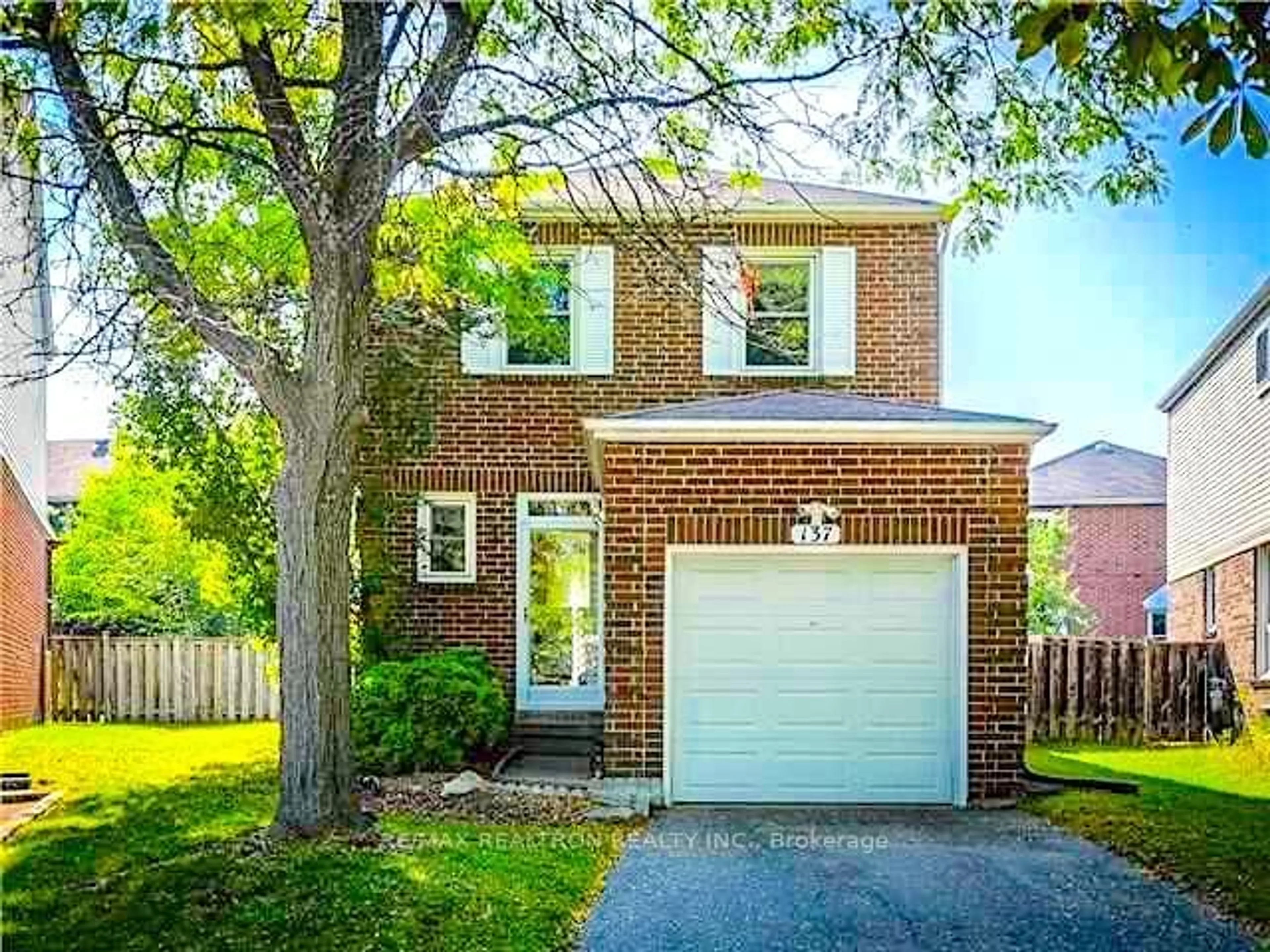 Home with brick exterior material, street for 137 Glenmanor Way, Vaughan Ontario L4J 3A3