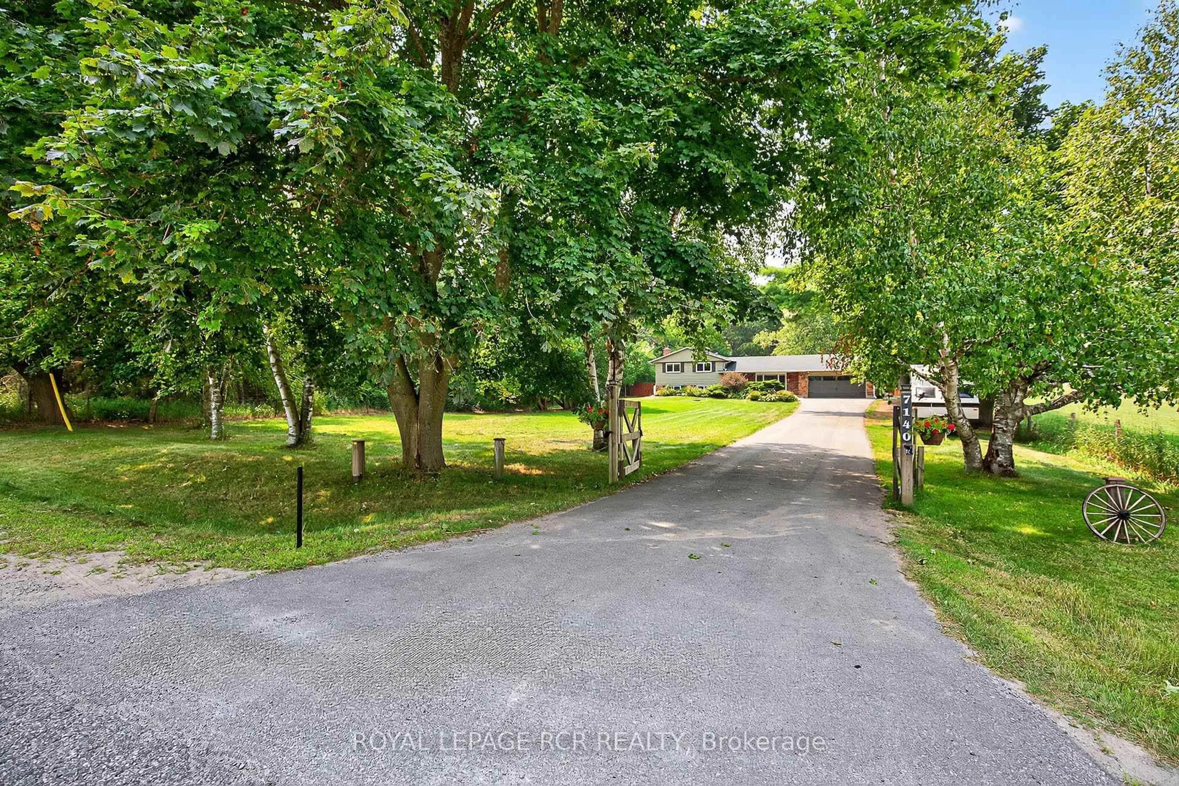 A pic from outside/outdoor area/front of a property/back of a property/a pic from drone, street for 7140 Concession 3 Rd, Uxbridge Ontario L9P 1R1