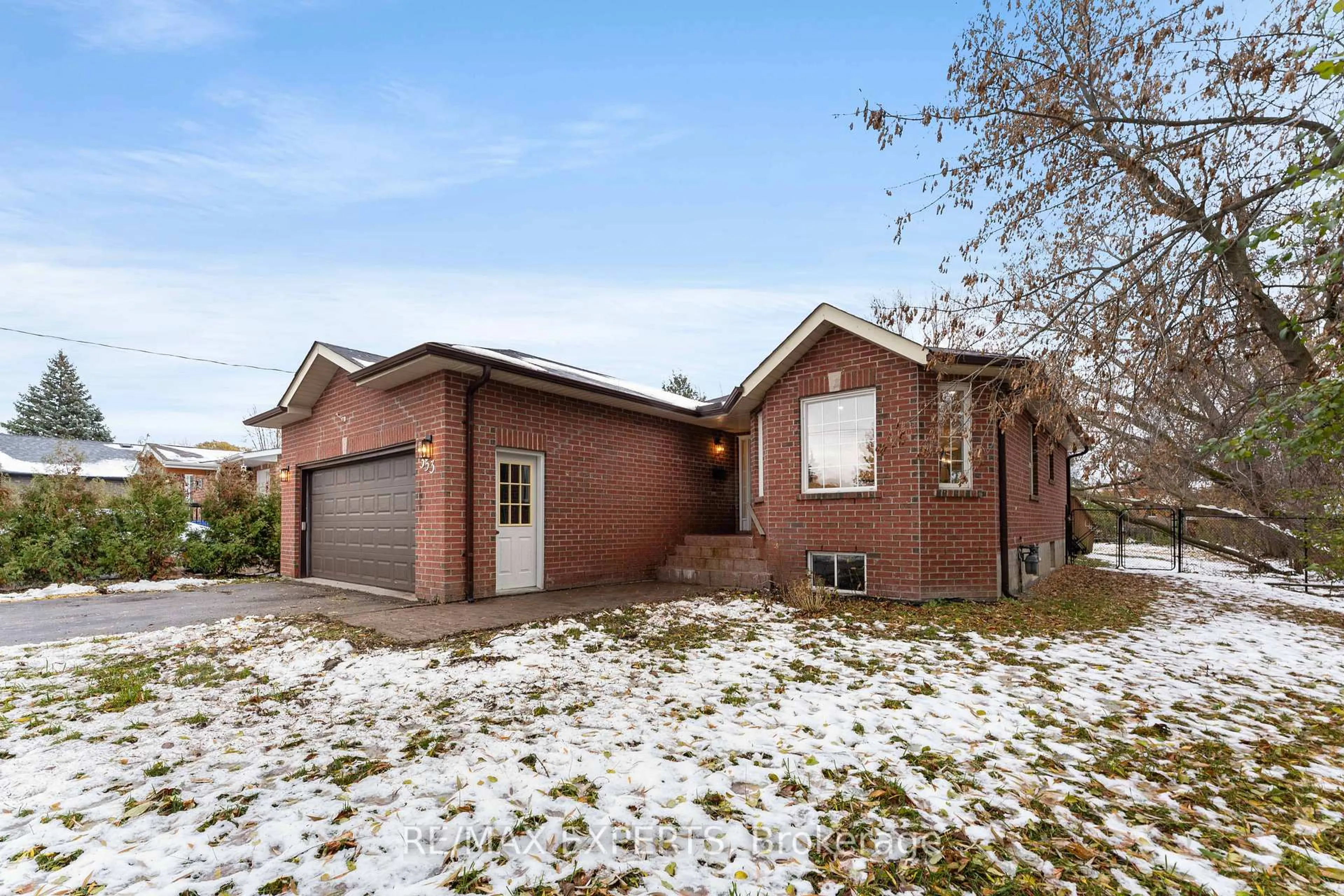 Home with brick exterior material, unknown for 353 Walter Dr, Georgina Ontario L4P 3A8