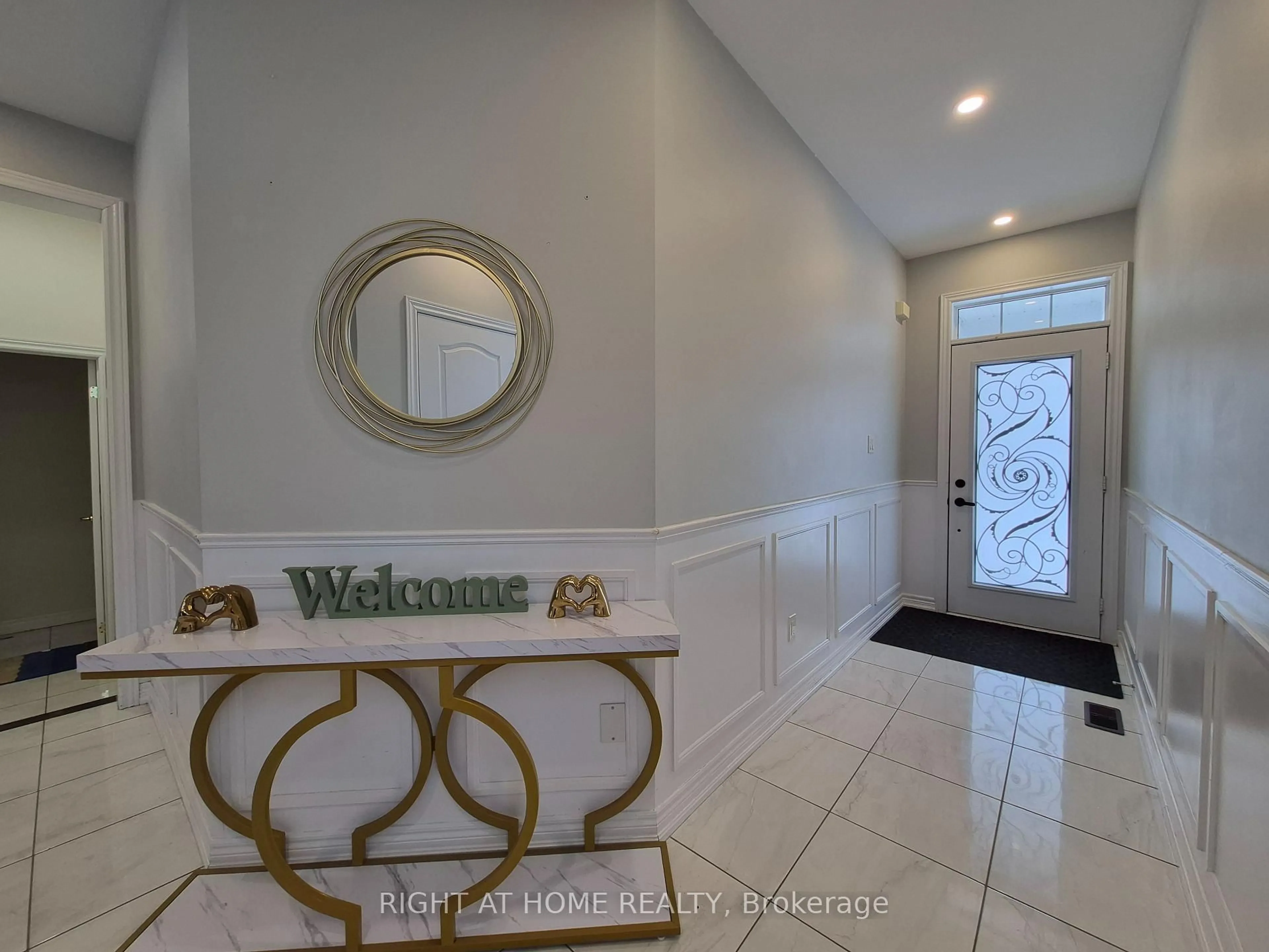 Indoor foyer for 57 Sasco Way, Essa Ontario L3W 0C8