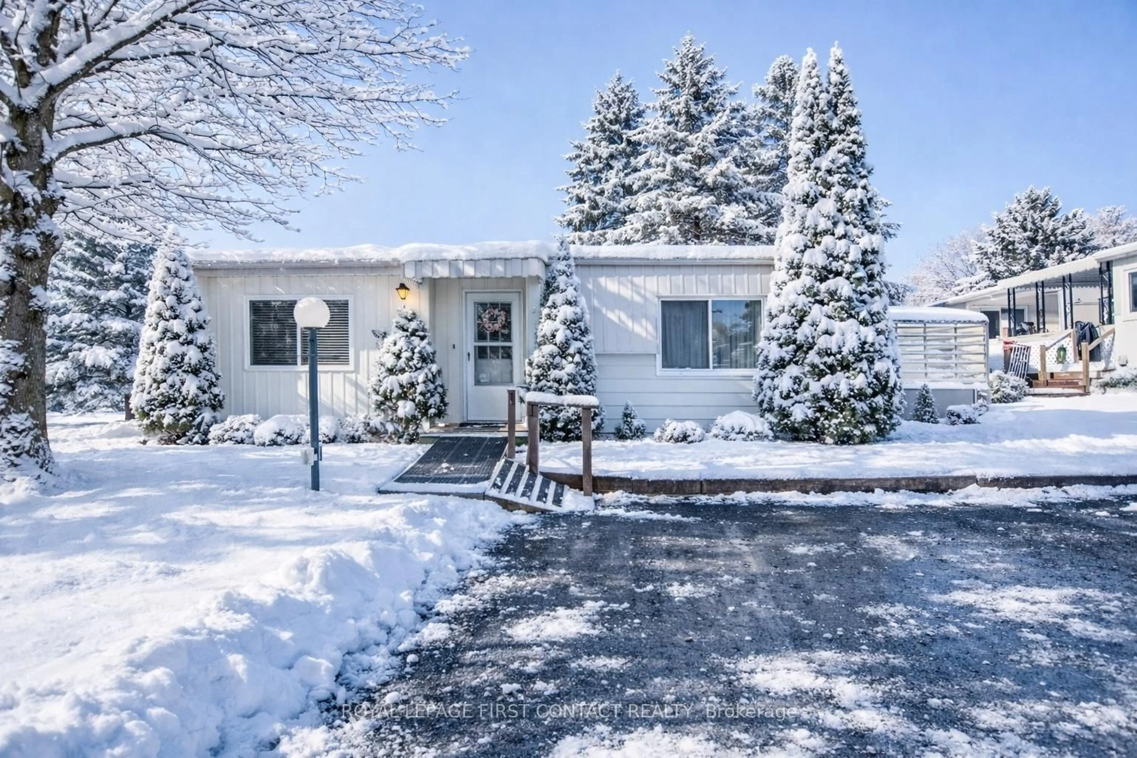 Unknown for 2 Norris Arm, Innisfil Ontario L9S 1N6