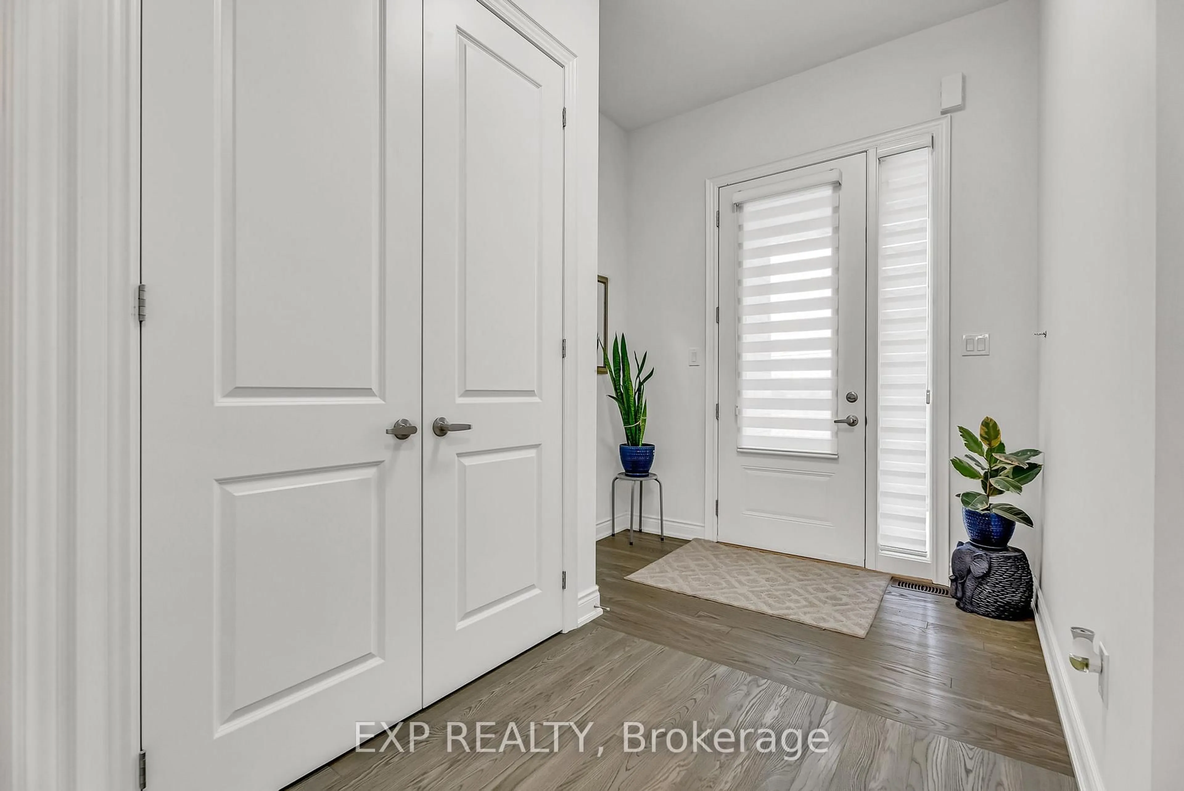 Indoor entryway for 9548 Weston Rd, Vaughan Ontario L4H 0P4