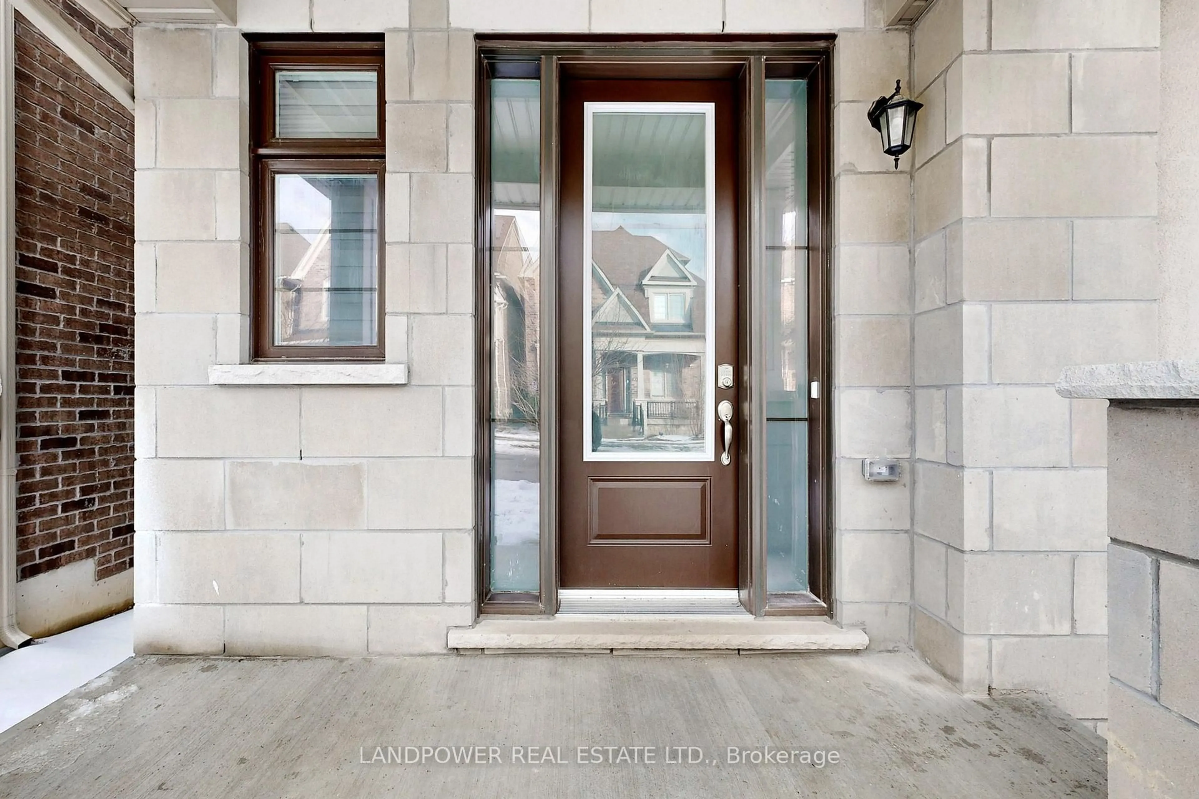 Indoor entryway for 13 Parkstone Rd, Markham Ontario L6C 3K2