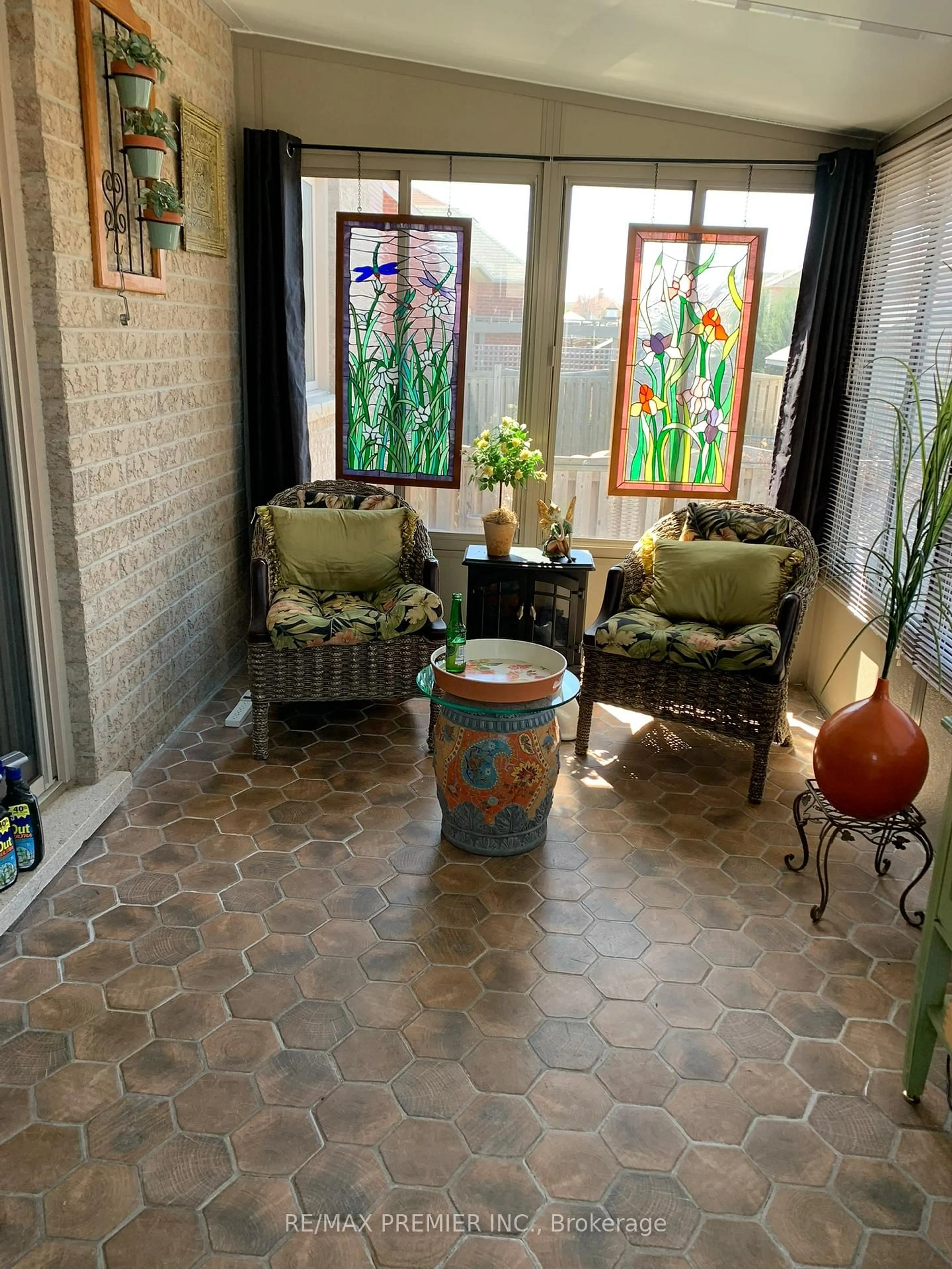 Indoor entryway for 46 Ben Boy Ave, King Ontario L0G 1T0