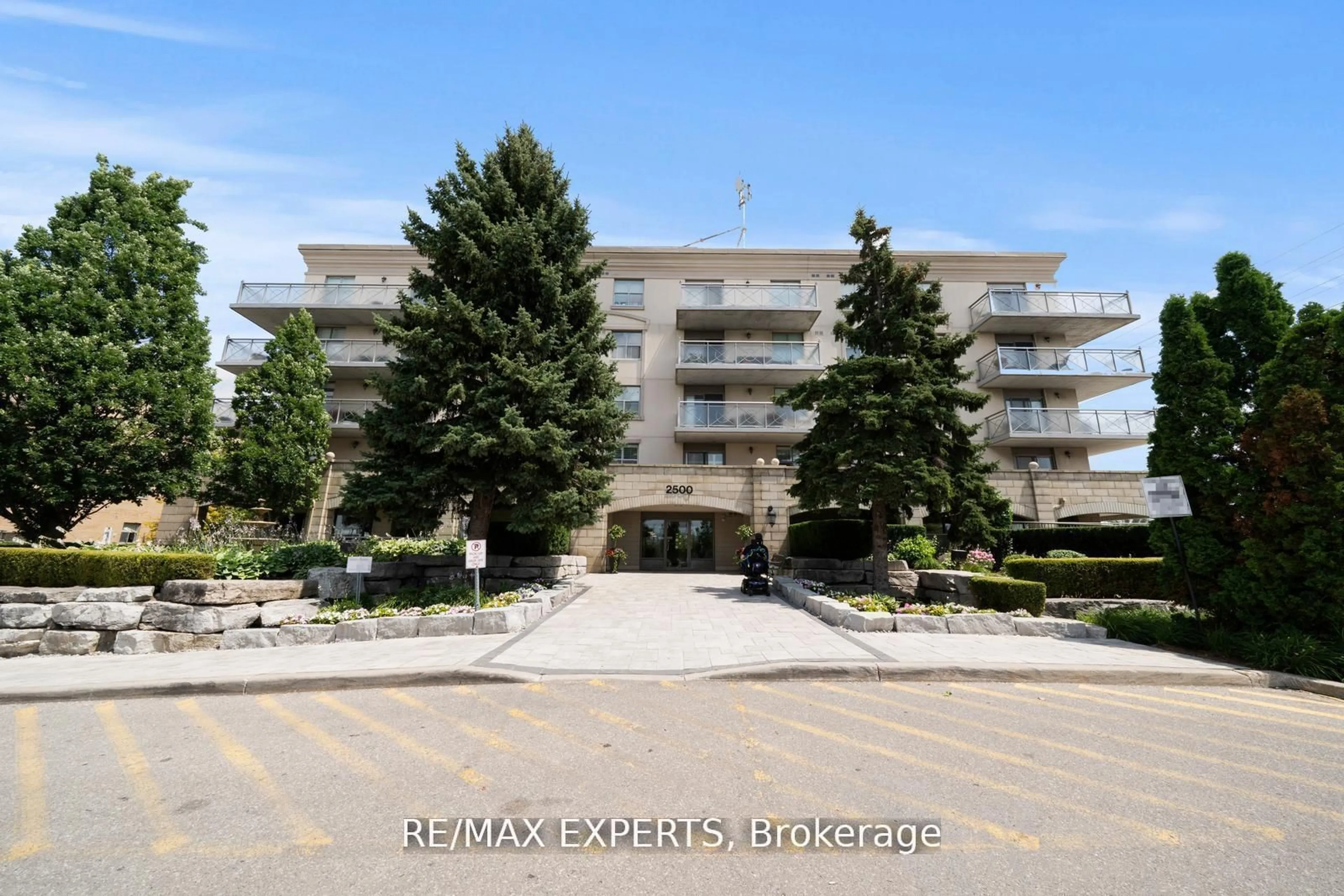 Unknown for 2500 Rutherford Rd #213, Vaughan Ontario L4K 5R1