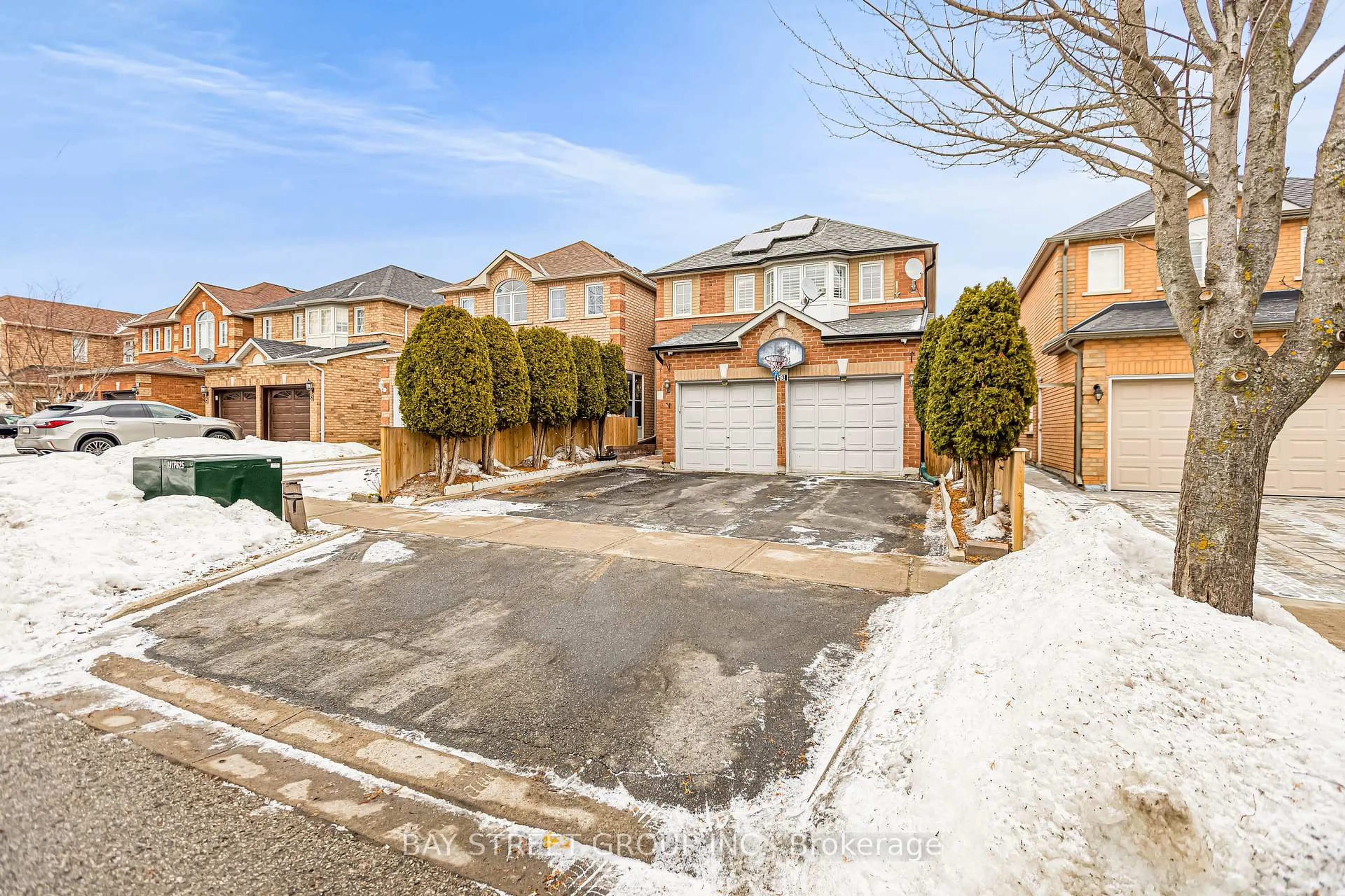 A pic from outside/outdoor area/front of a property/back of a property/a pic from drone, street for 53 Brando Ave, Markham Ontario L3S 4K9