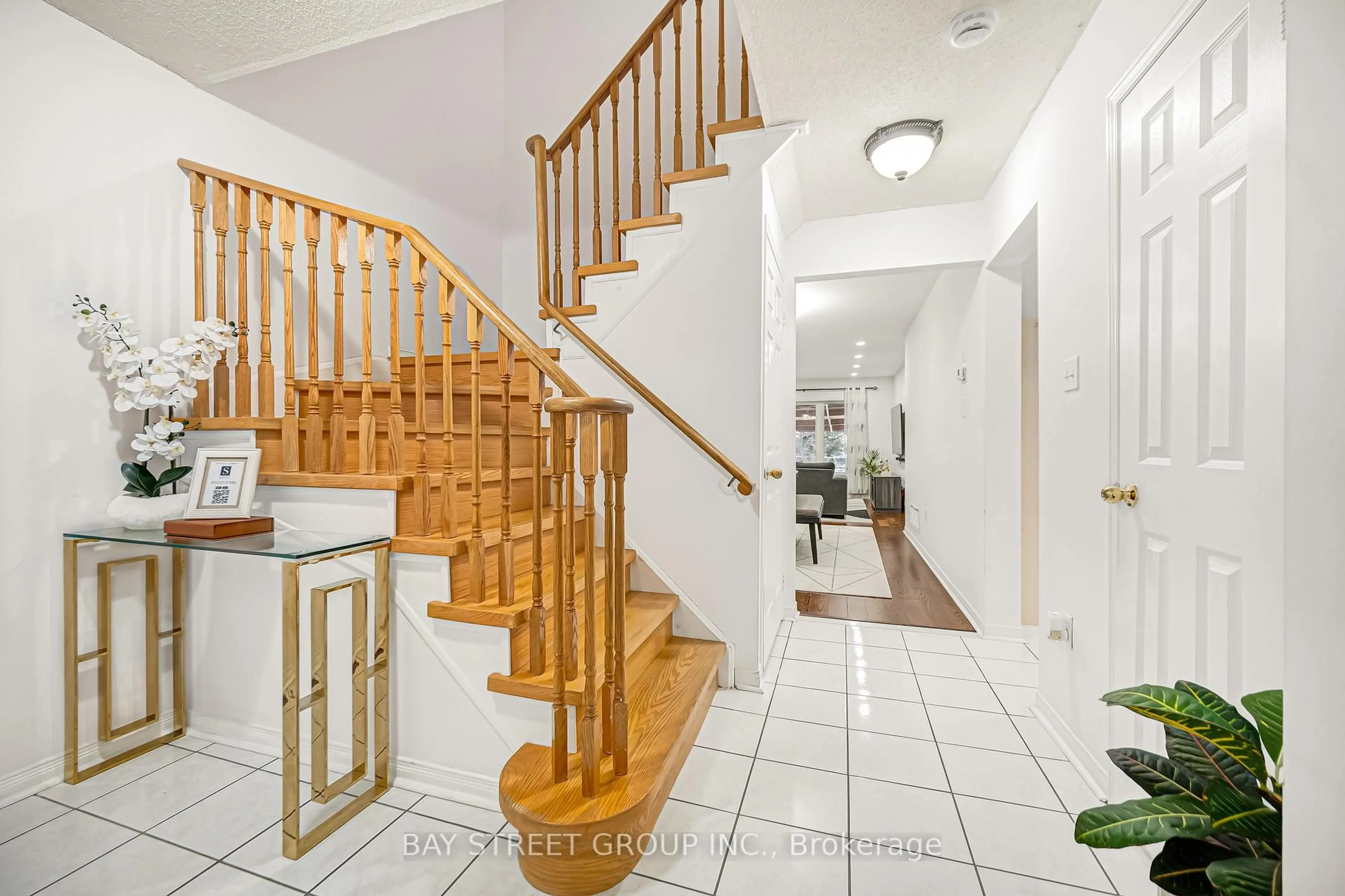Indoor foyer for 53 Brando Ave, Markham Ontario L3S 4K9