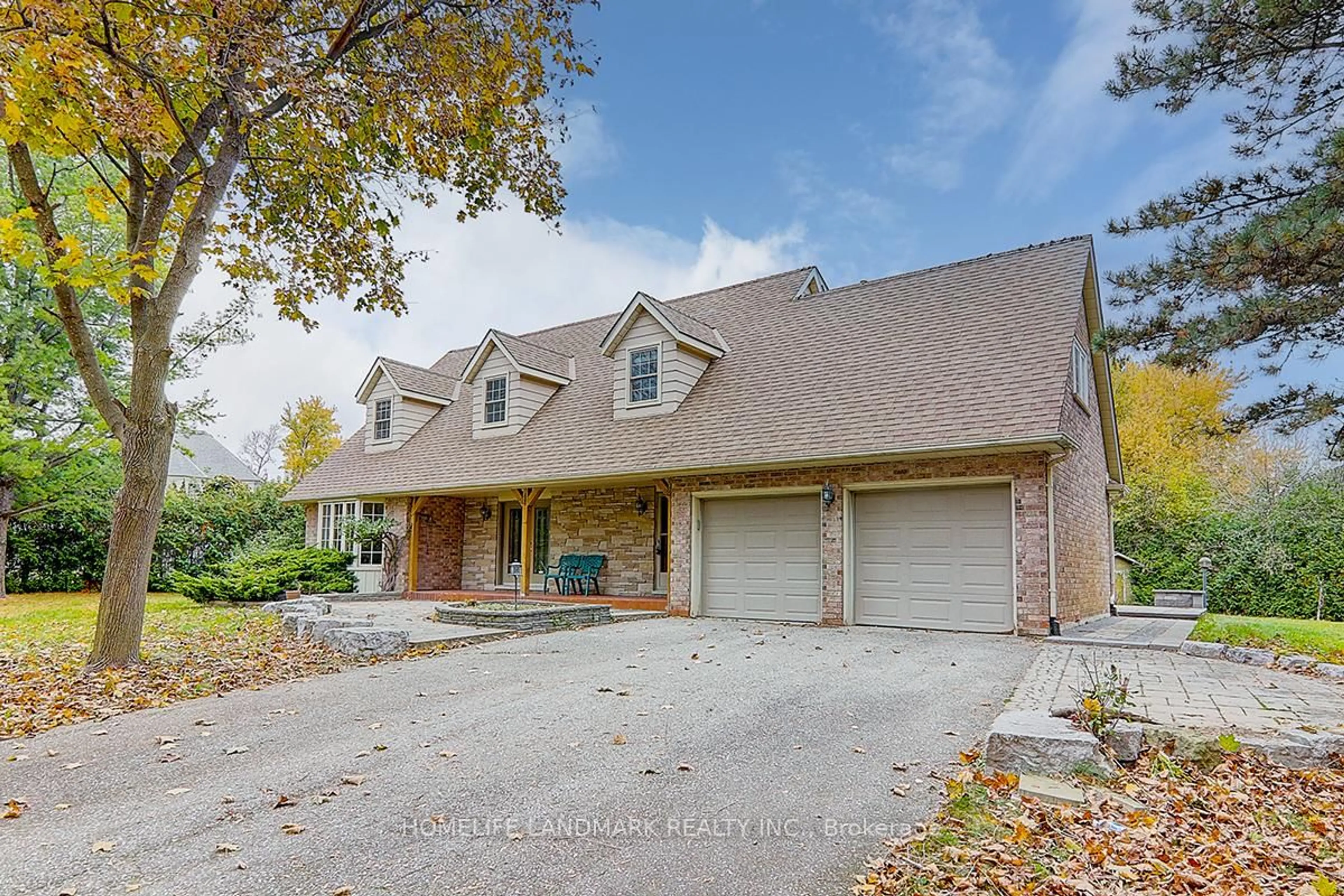 Home with brick exterior material, unknown for 99 Burndean Crt, Richmond Hill Ontario L4C 9W5