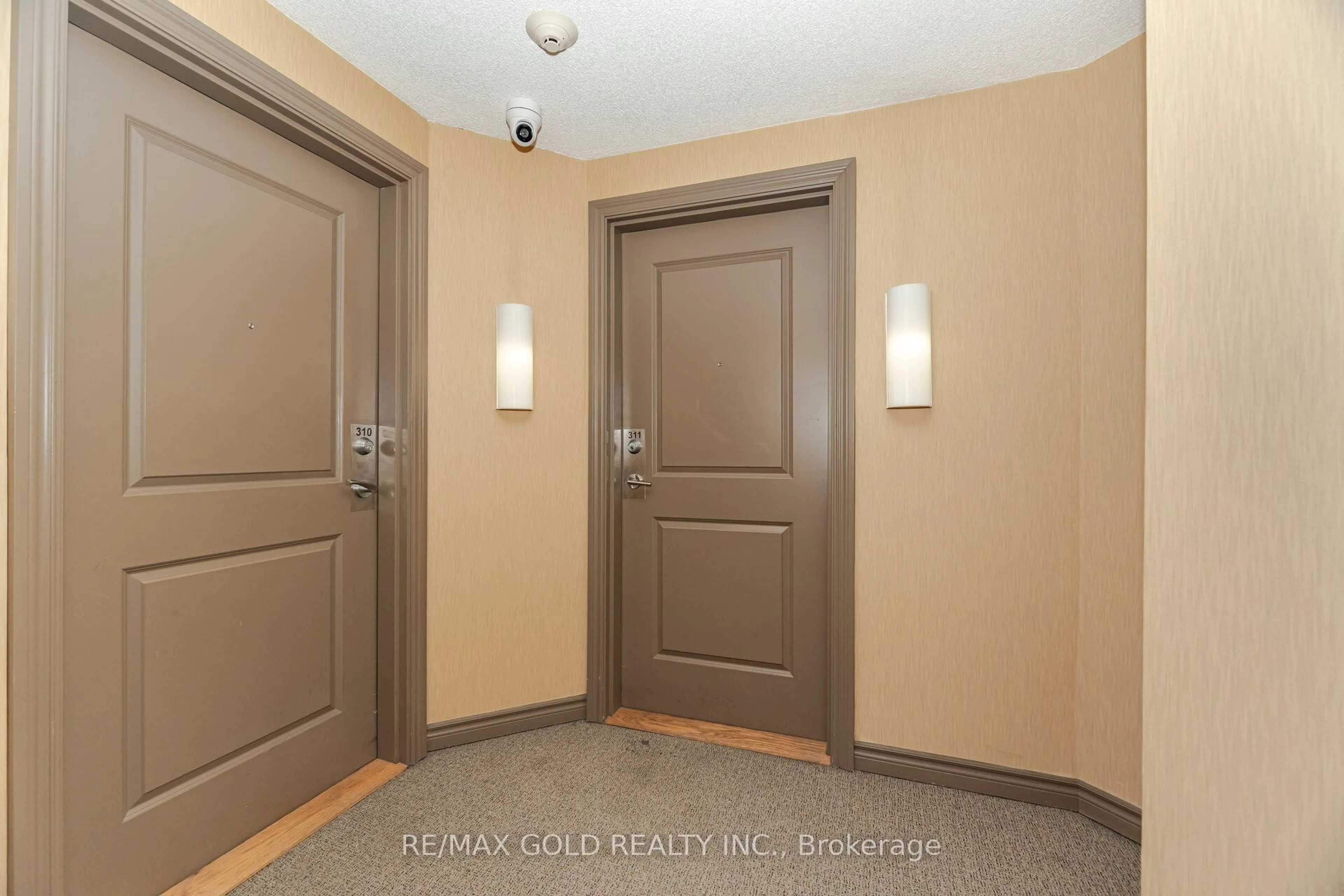 Indoor entryway for 7730 Kipling Ave #311, Vaughan Ontario L4L 1Y9