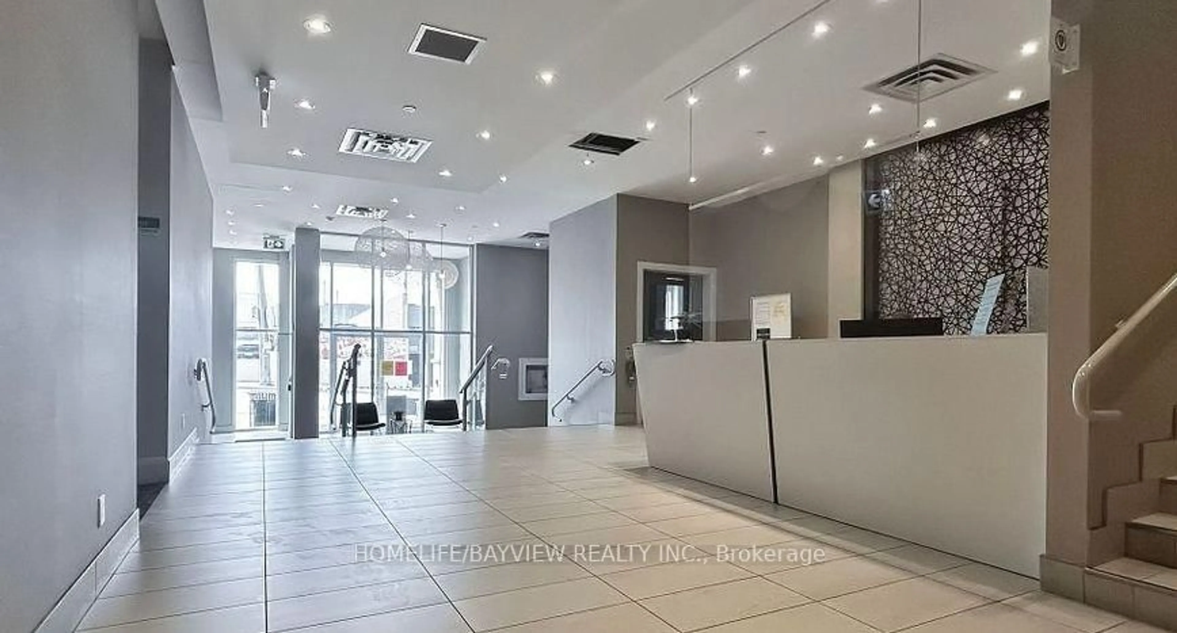 Lobby for 15277 Yonge St #415, Aurora Ontario L4G 1N6
