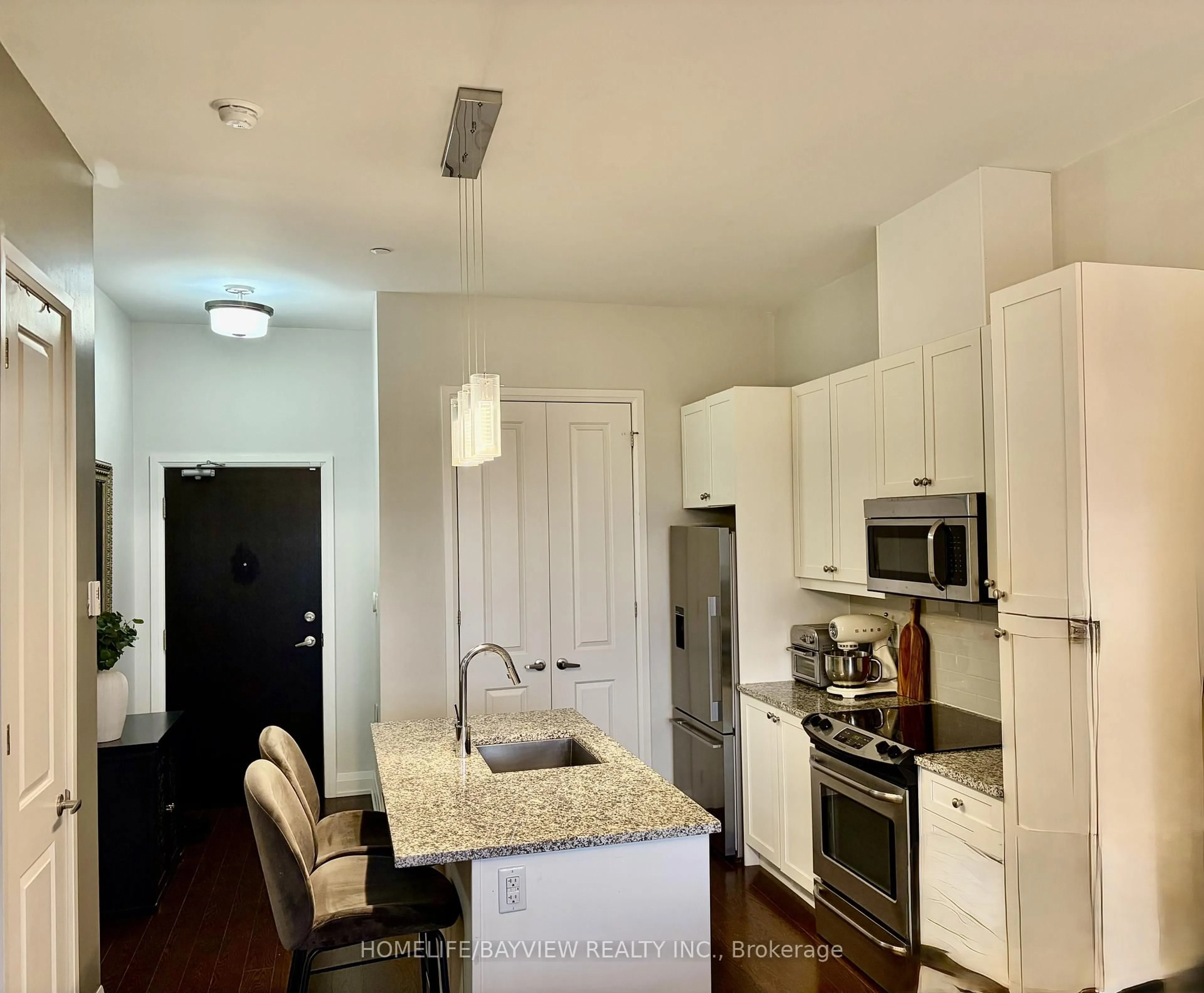 Unknown for 15277 Yonge St #415, Aurora Ontario L4G 1N6