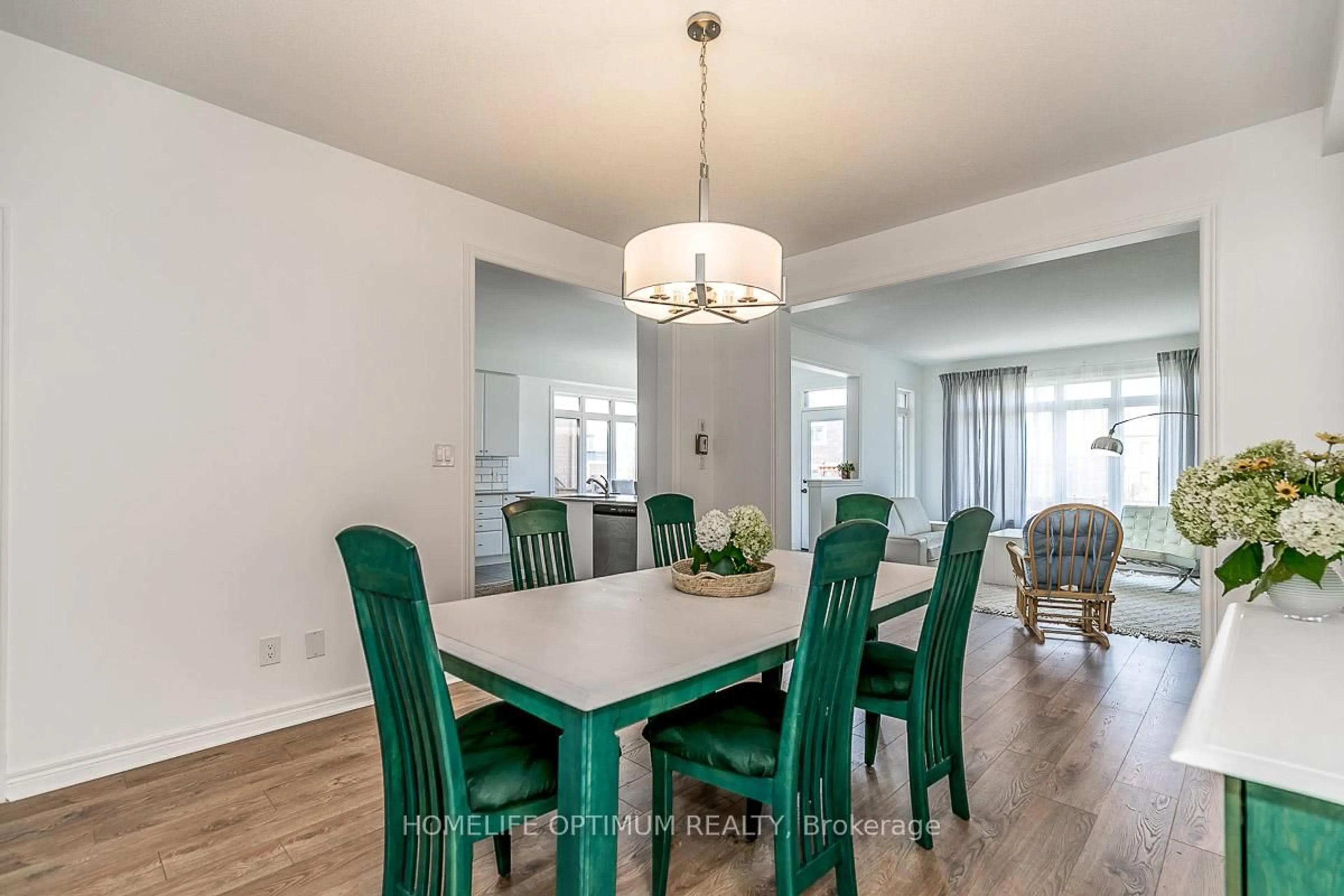 Dining room, wood/laminate floor for 60 Owens Rd, New Tecumseth Ontario L9R 0T4