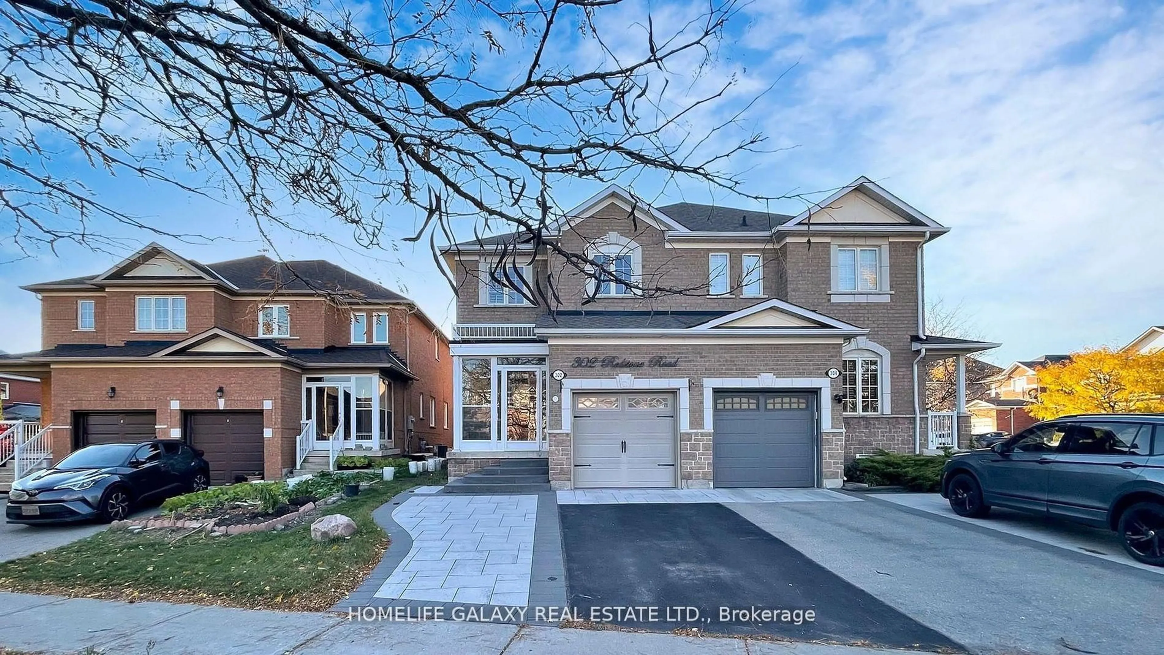 Home with brick exterior material, street for 302 Redstone Rd, Richmond Hill Ontario L4S 2V6