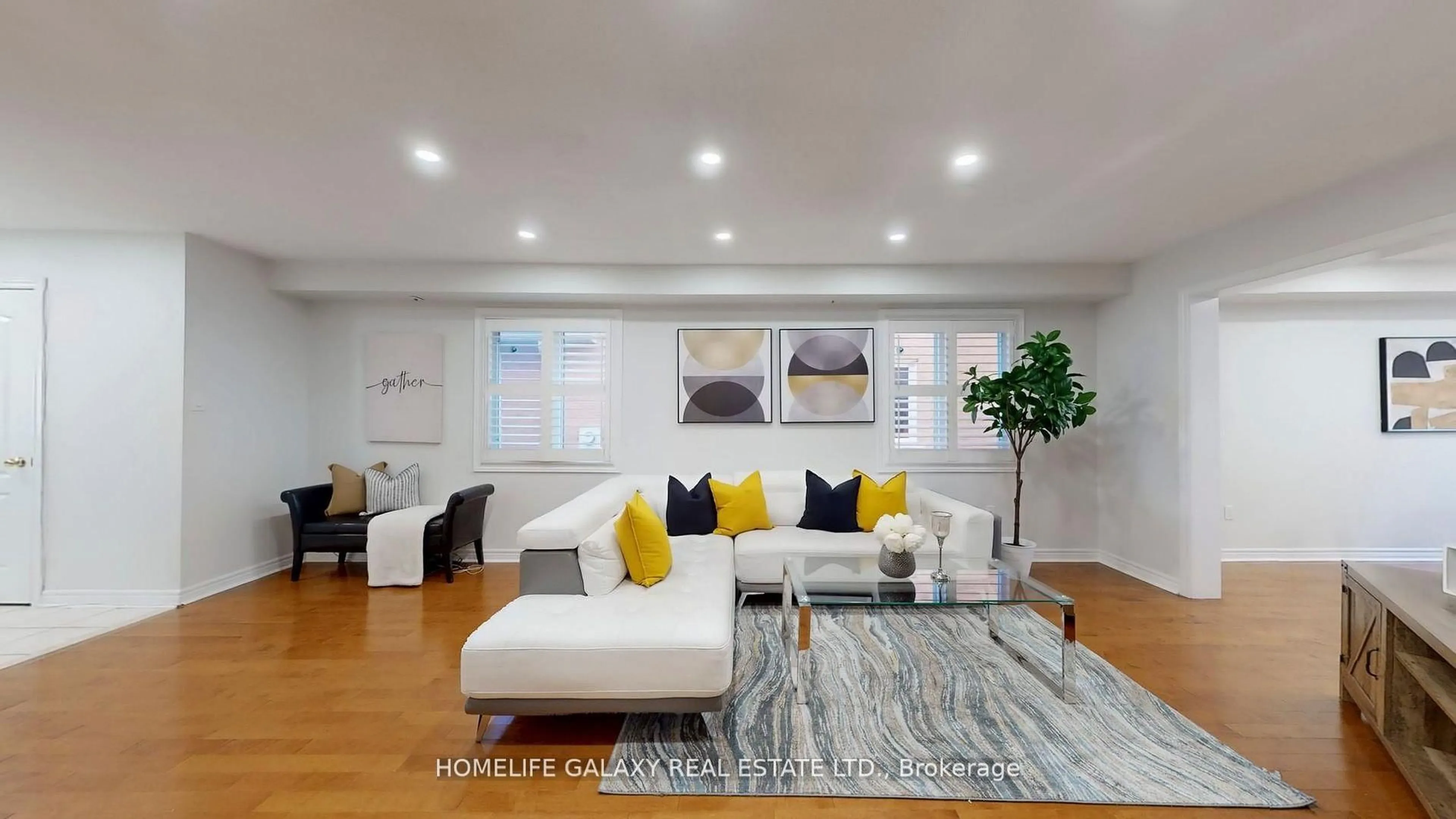 Living room with furniture, unknown for 302 Redstone Rd, Richmond Hill Ontario L4S 2V6