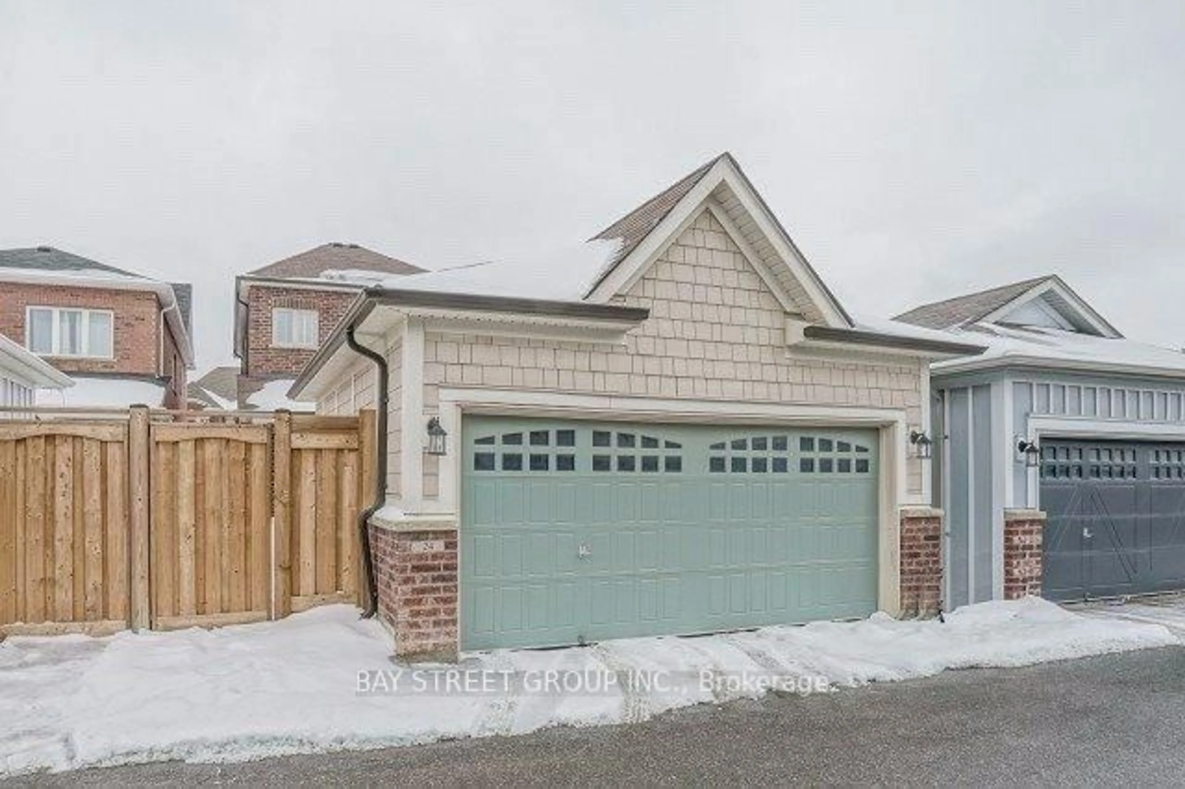 Indoor garage for 24 Plantain Lane, Richmond Hill Ontario L4E 1B9