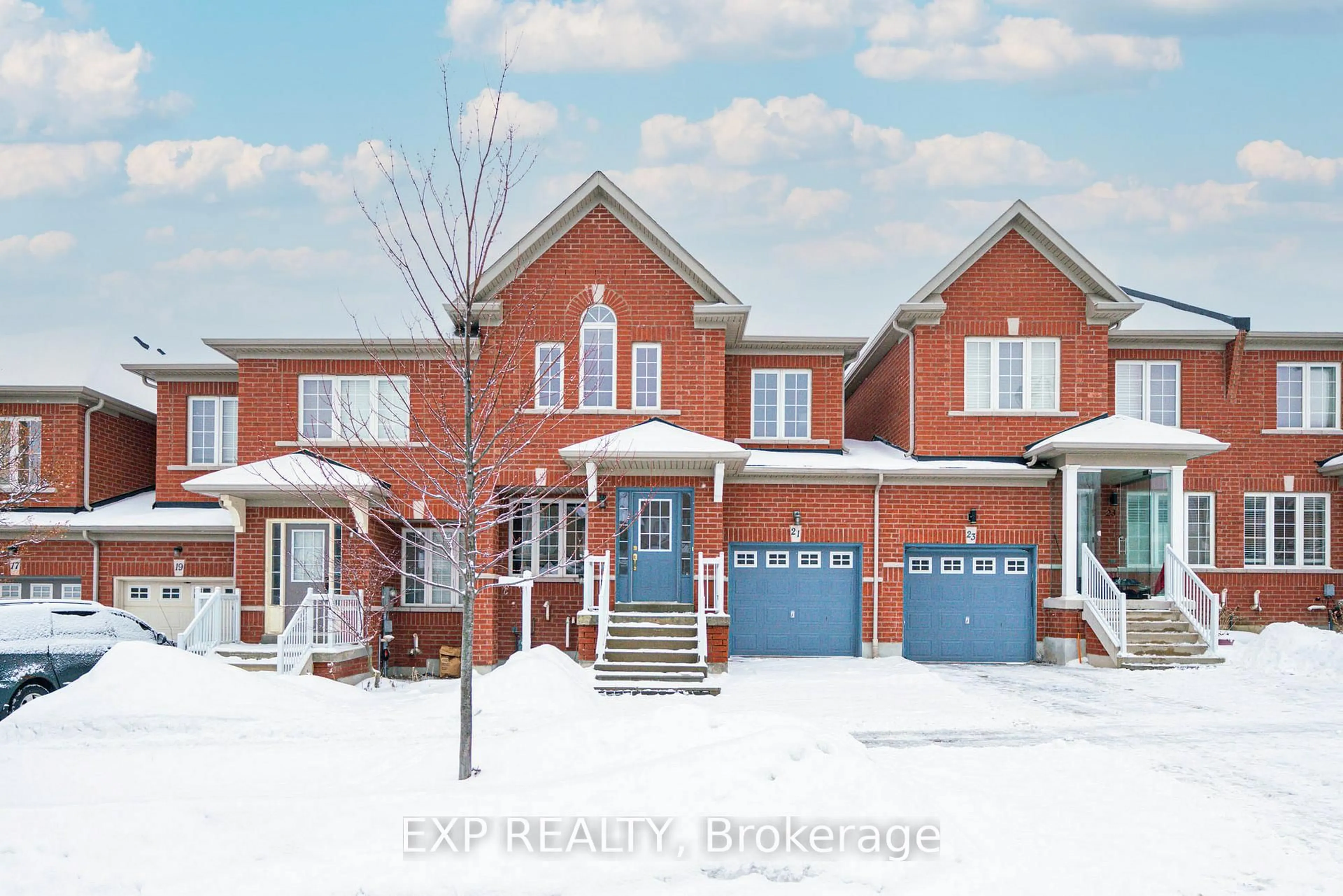 Home with brick exterior material, street for 21 Westcliffe Cres, Richmond Hill Ontario L4E 0S1