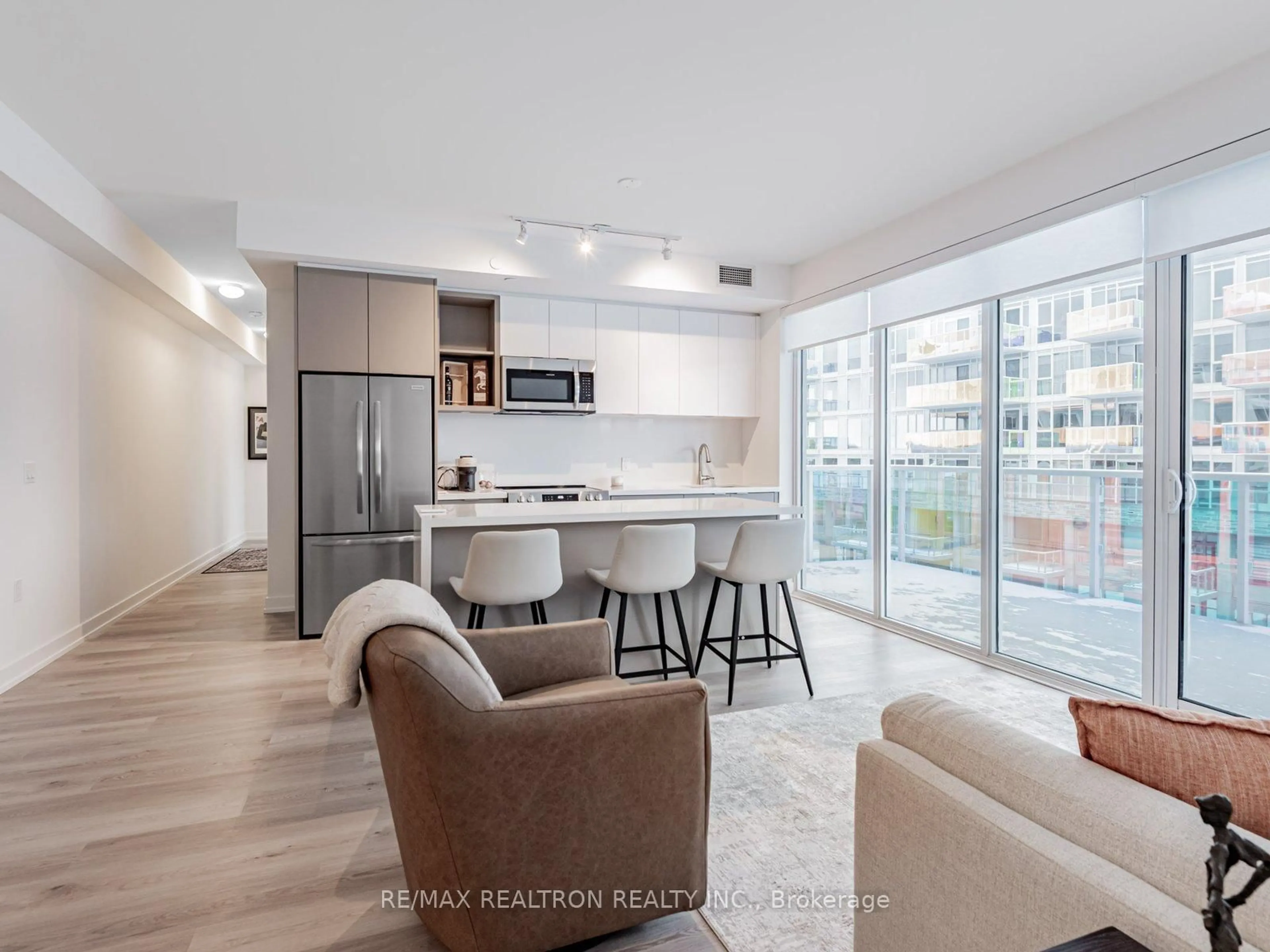 Open concept kitchen, unknown for 333 Sunseeker Ave #428, Innisfil Ontario L9R 0R6