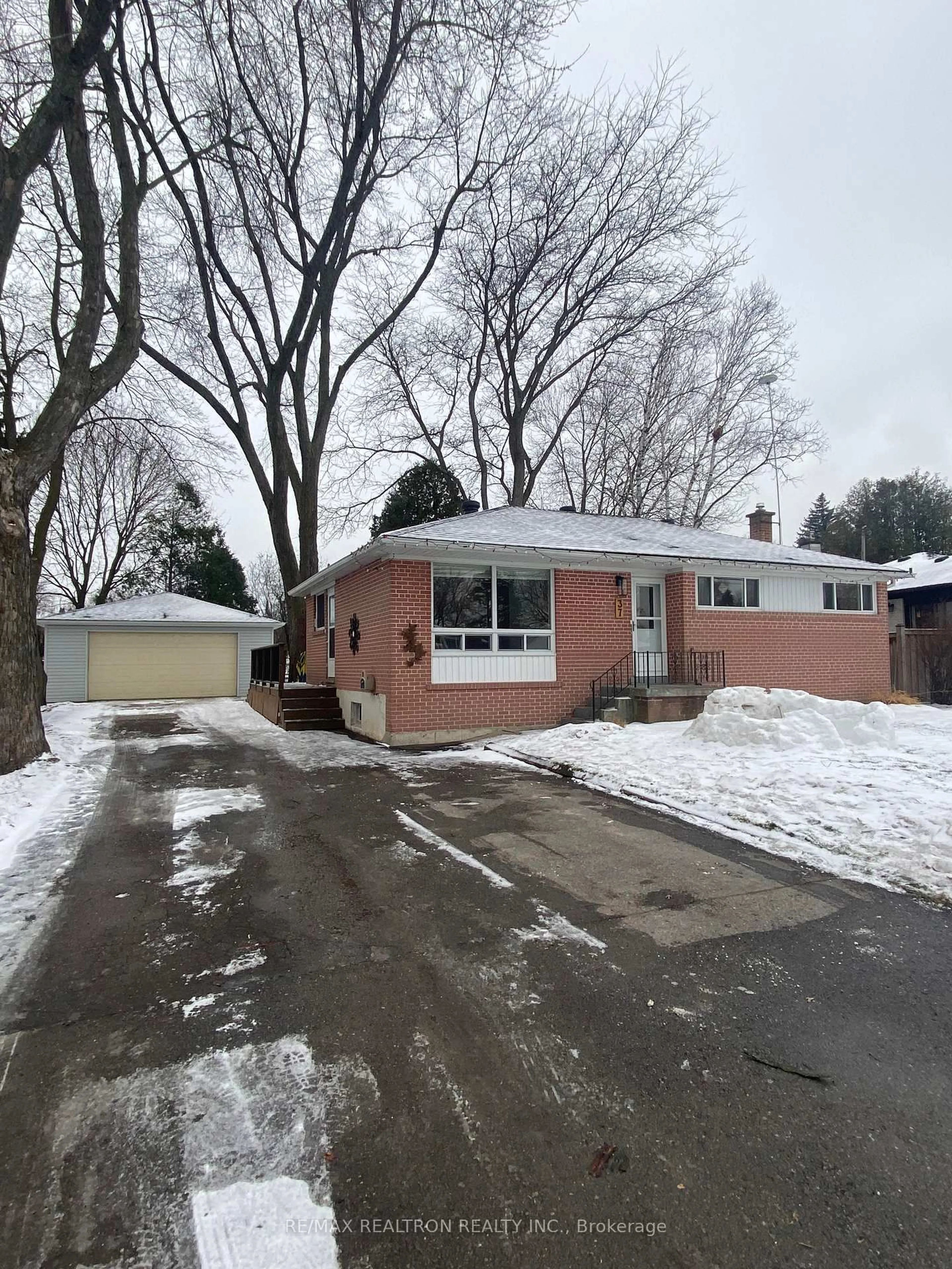 Home with brick exterior material, street for 37 Glass Dr, Aurora Ontario L4G 2E6
