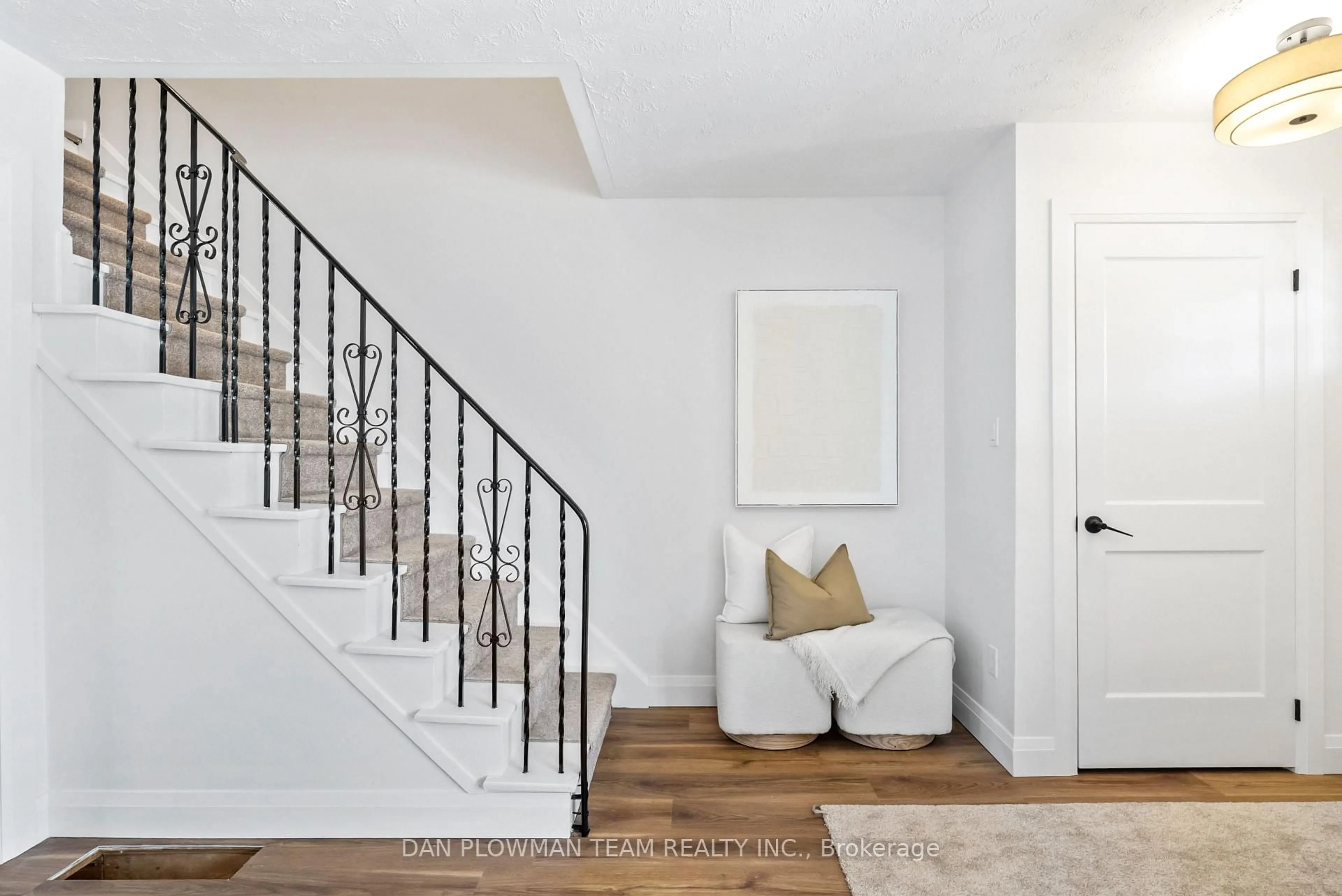 Indoor entryway for 413 Mill St, Brock Ontario L0K 1A0