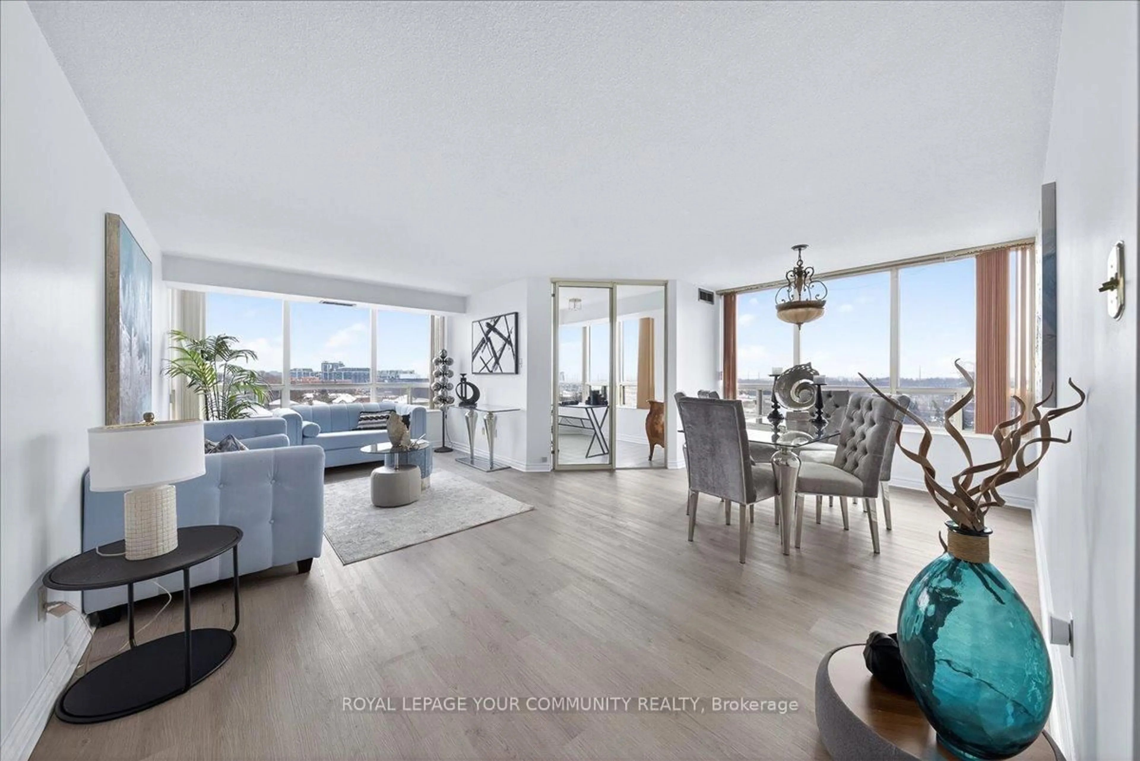 Living room with furniture, unknown for 8501 Bayview Ave #804, Richmond Hill Ontario L4B 3J7