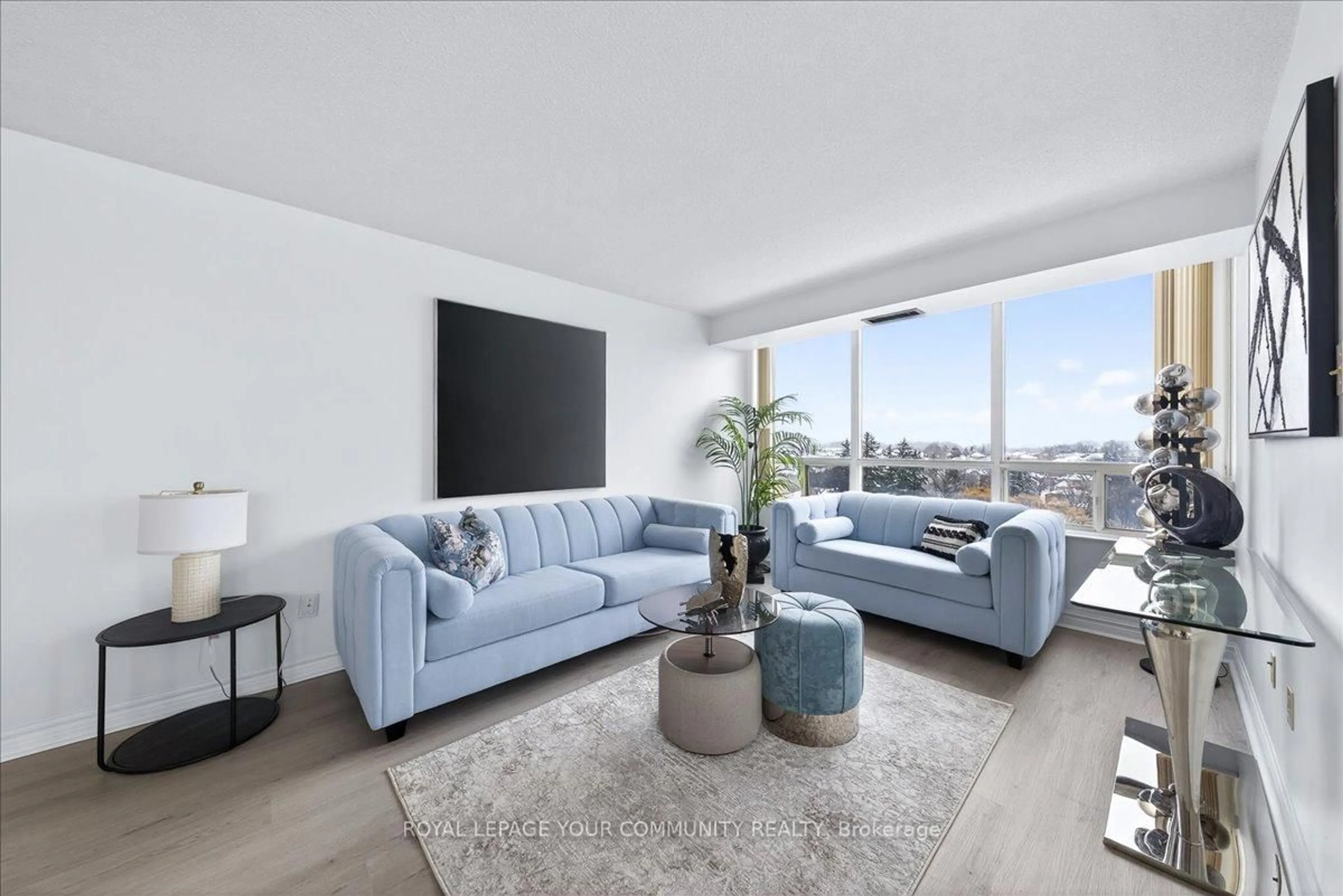 Living room with furniture, unknown for 8501 Bayview Ave #804, Richmond Hill Ontario L4B 3J7