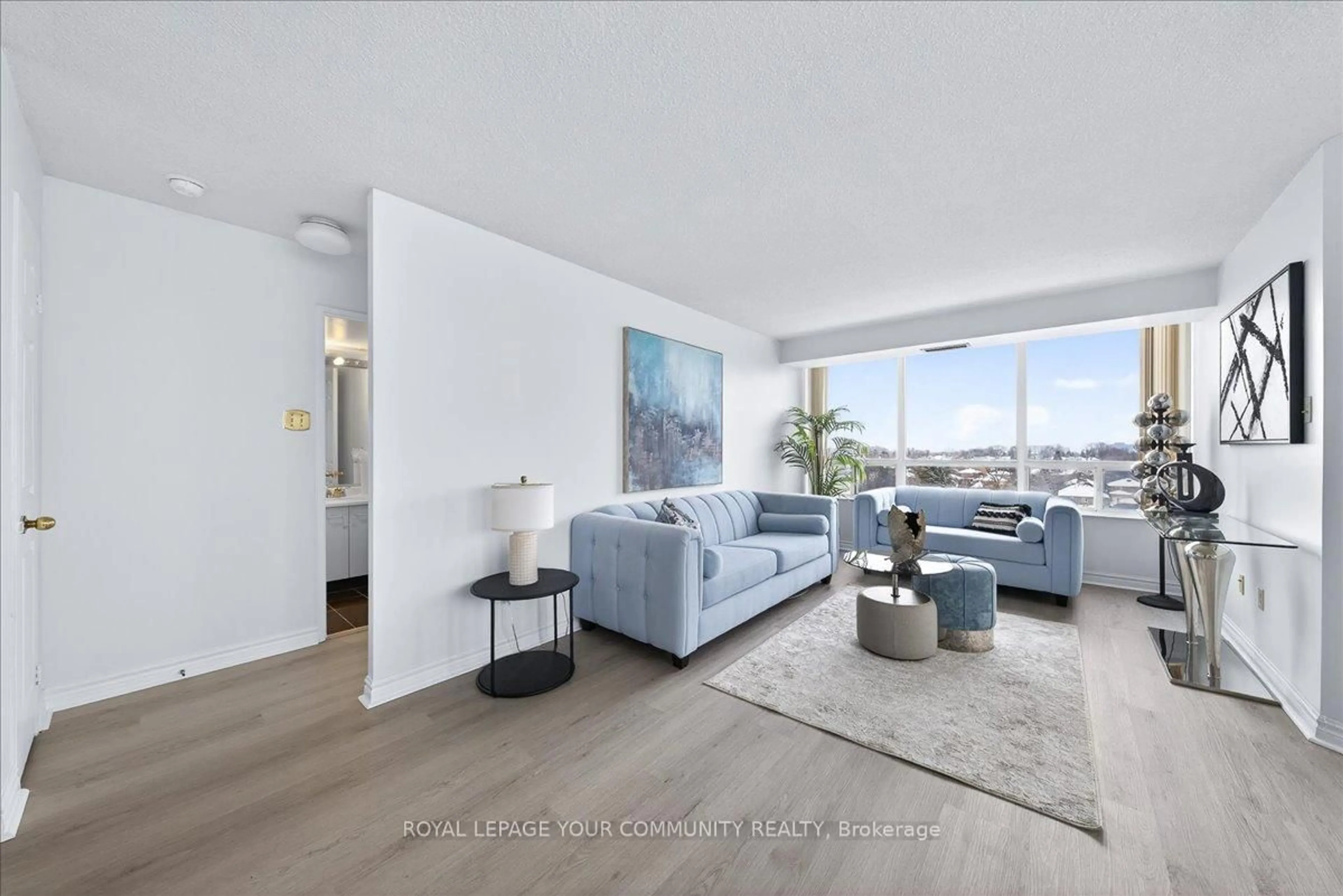 Living room with furniture, unknown for 8501 Bayview Ave #804, Richmond Hill Ontario L4B 3J7