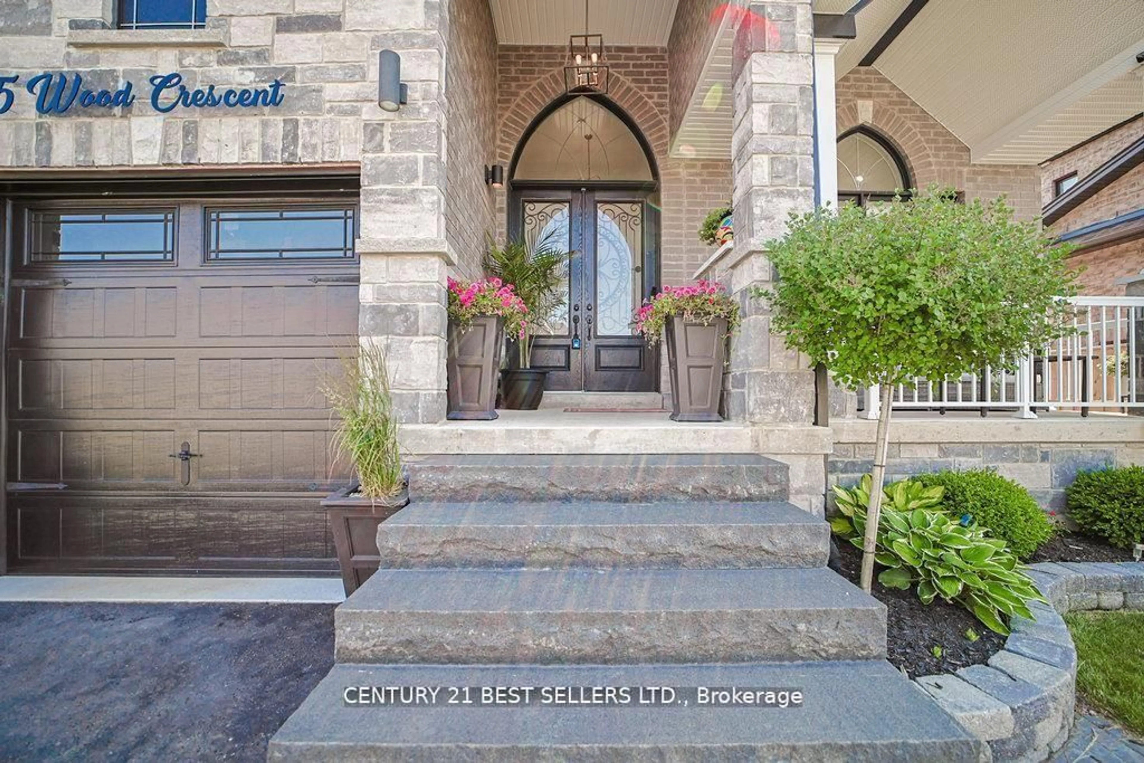 Indoor entryway for 5 Wood Cres, Essa Ontario L0M 1B5