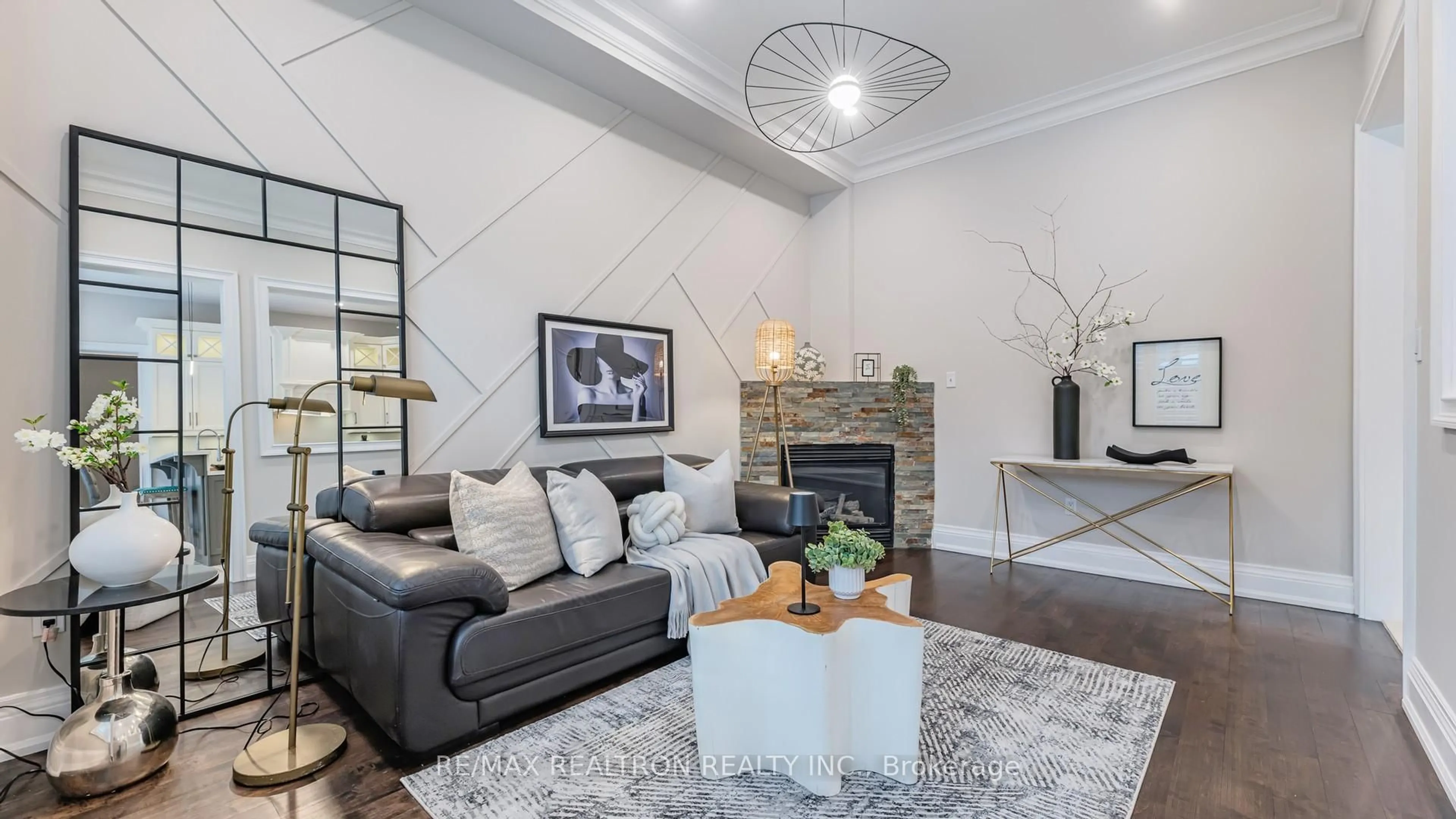 Living room with furniture, unknown for 275 Sunset Beach Rd, Richmond Hill Ontario L4E 3H3