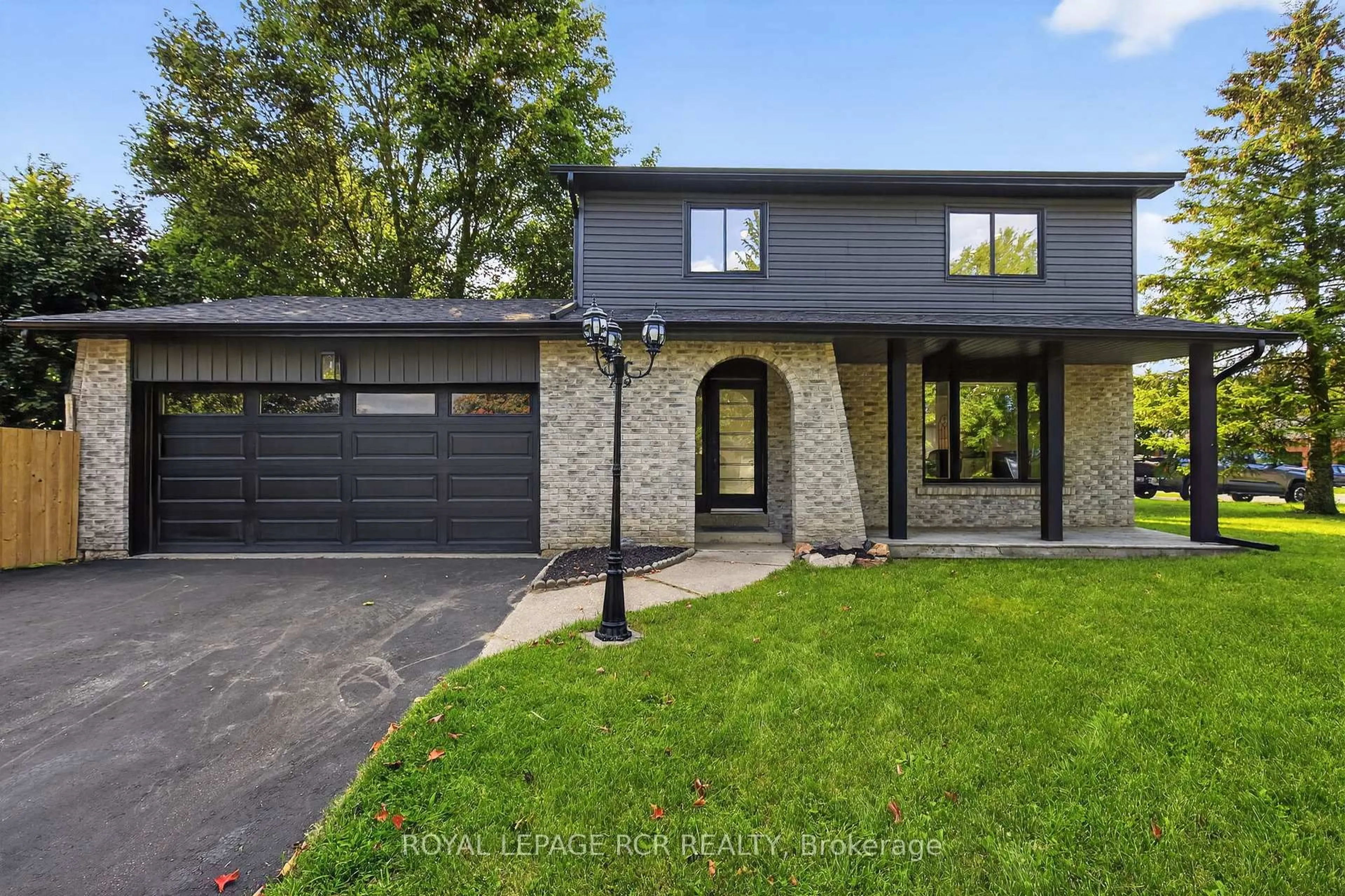 Home with brick exterior material, street for 179 Tupper St, New Tecumseth Ontario L9R 1E1