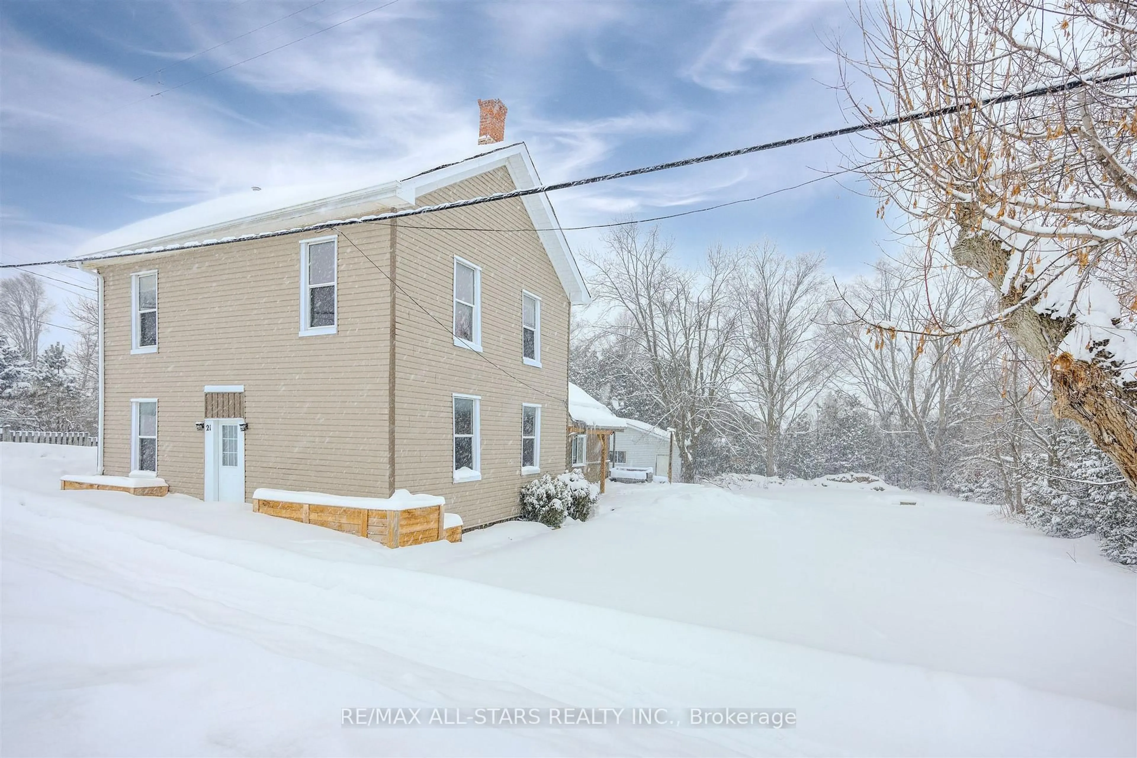 A pic from outside/outdoor area/front of a property/back of a property/a pic from drone, street for 21 Albert St, Brock Ontario L0C 1H0
