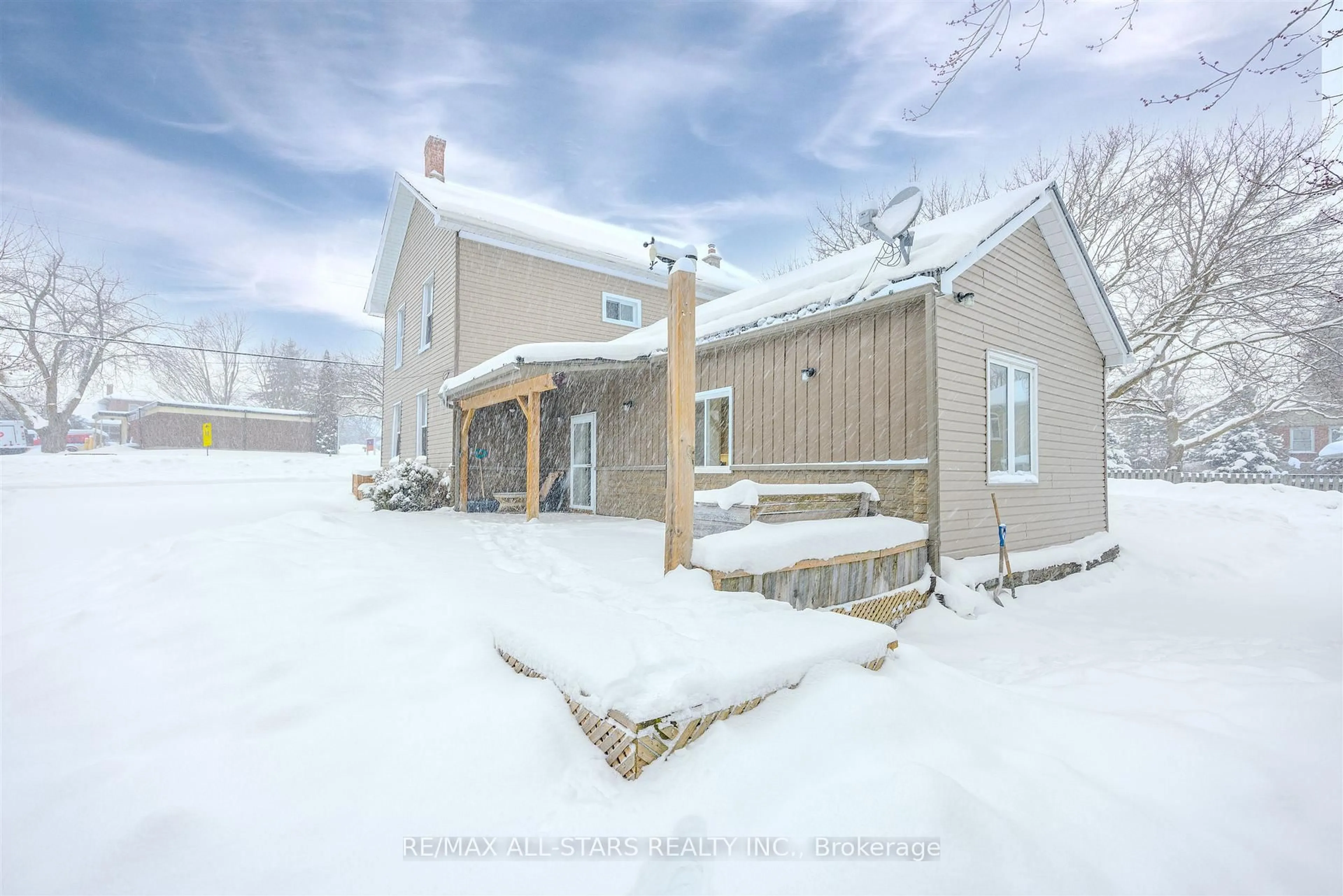 Patio, unknown for 21 Albert St, Brock Ontario L0C 1H0