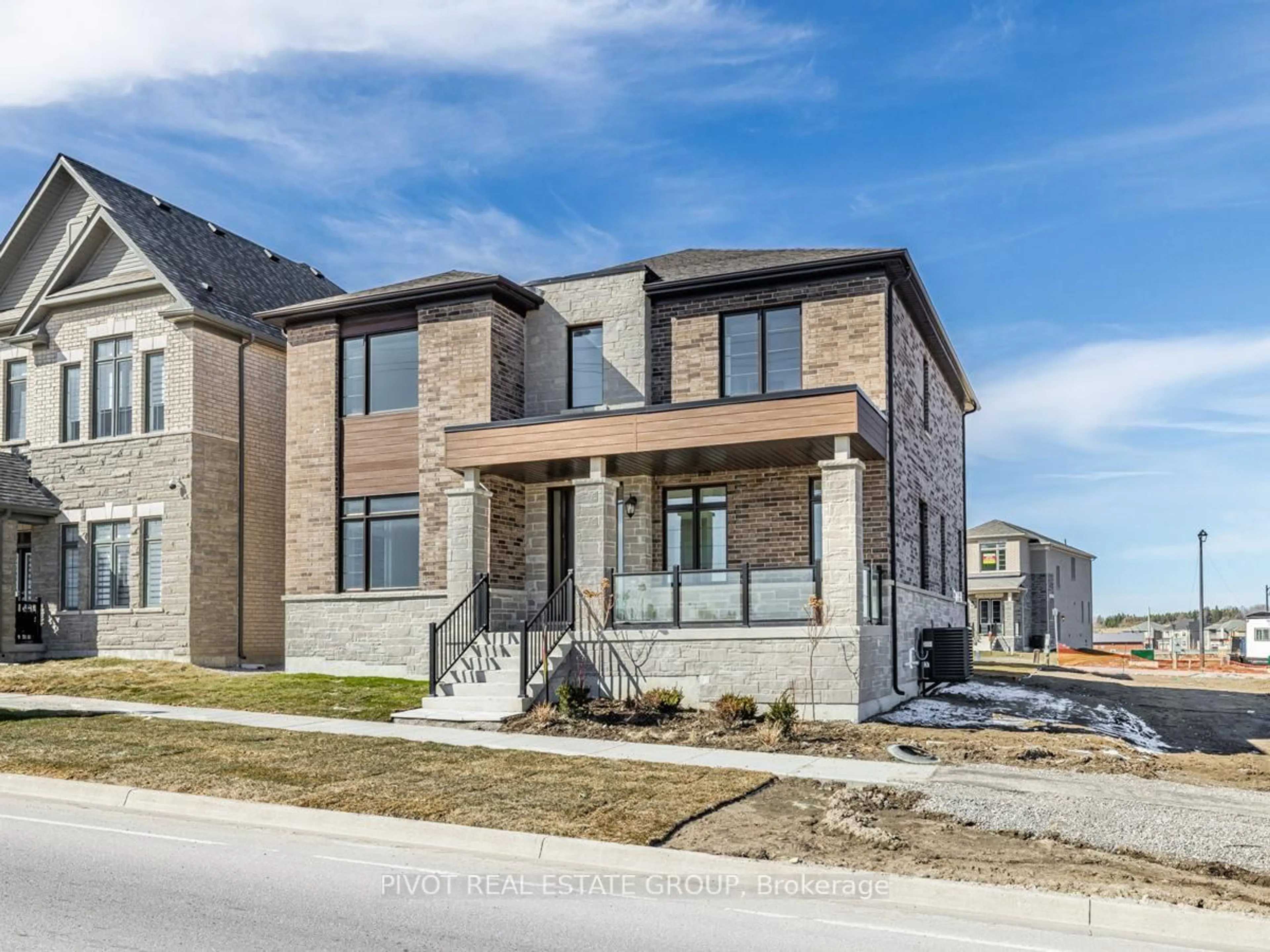 Home with brick exterior material, street for 17 Rowe St, Bradford West Gwillimbury Ontario L3Z 4M9