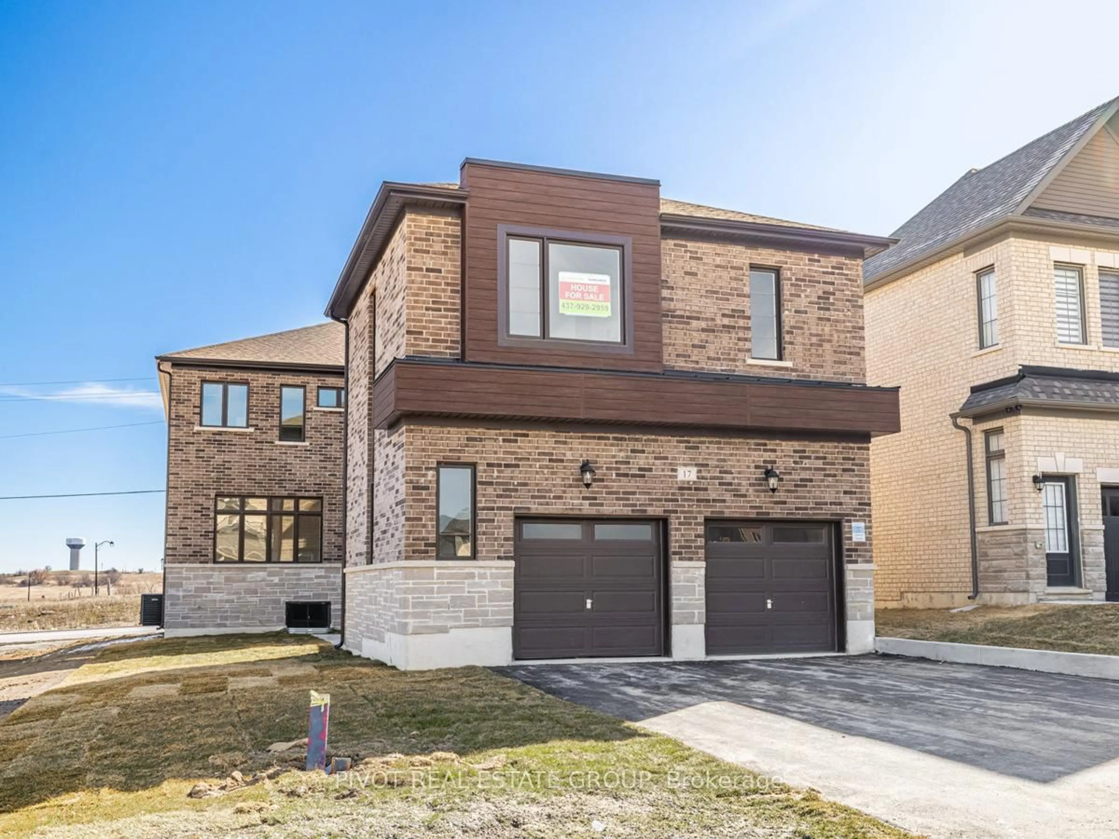 Home with brick exterior material, street for 17 Rowe St, Bradford West Gwillimbury Ontario L3Z 4M9