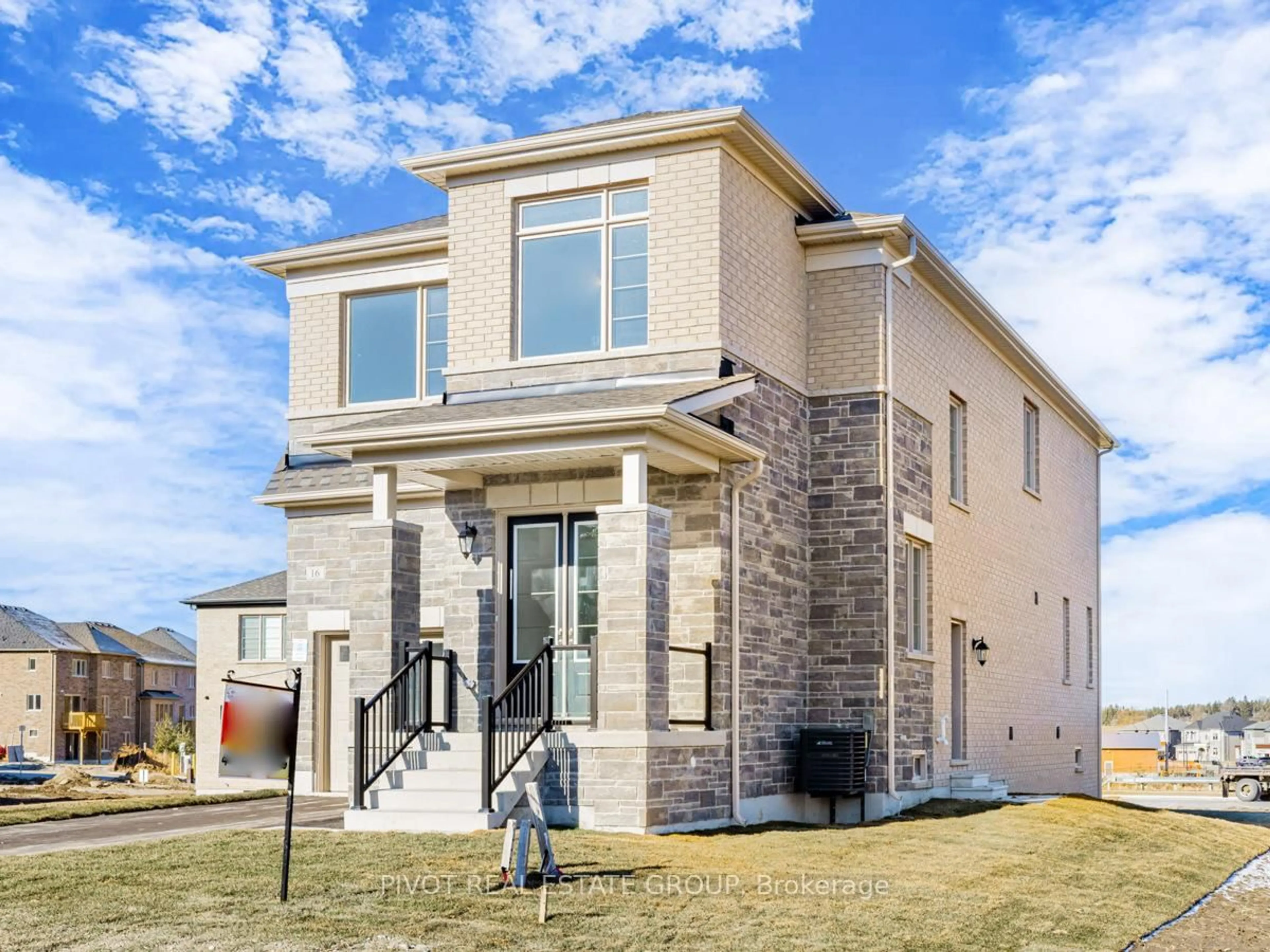 Home with brick exterior material, building for 16 Rowe St, Bradford West Gwillimbury Ontario L3Z 4M9