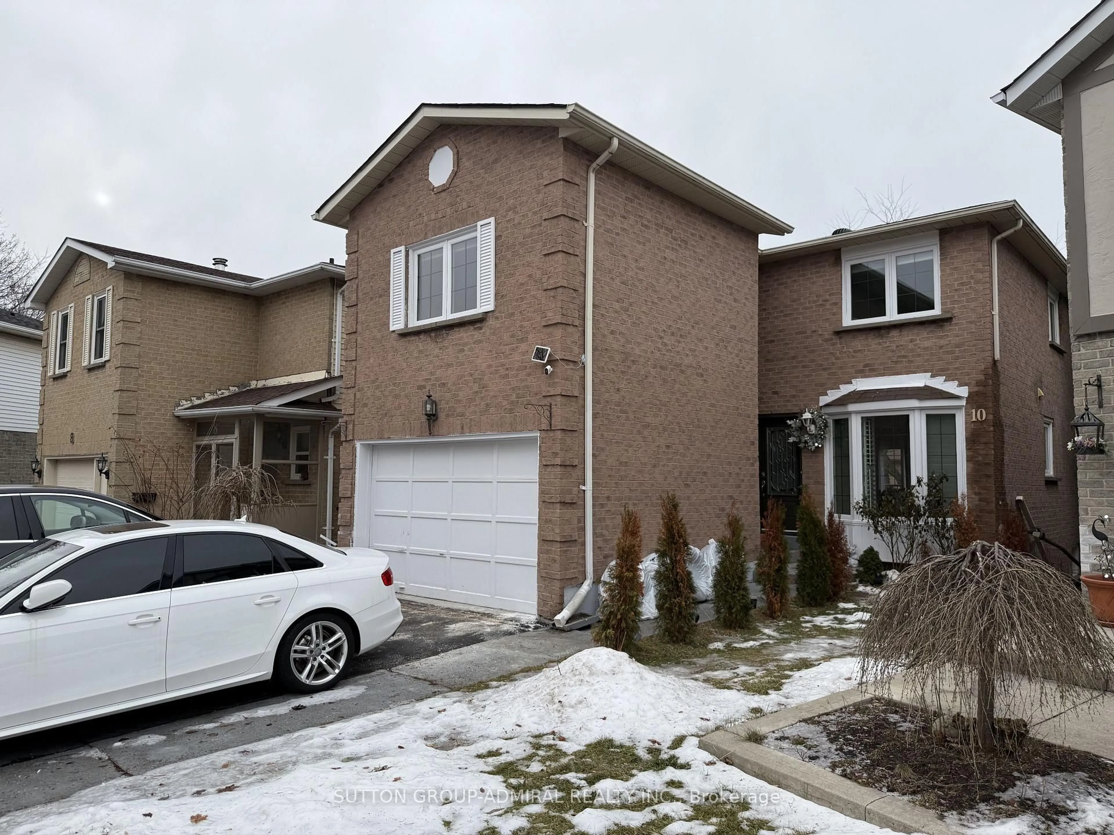 Home with brick exterior material, street for 10 Park Lane Circ, Richmond Hill Ontario L4C 6S8