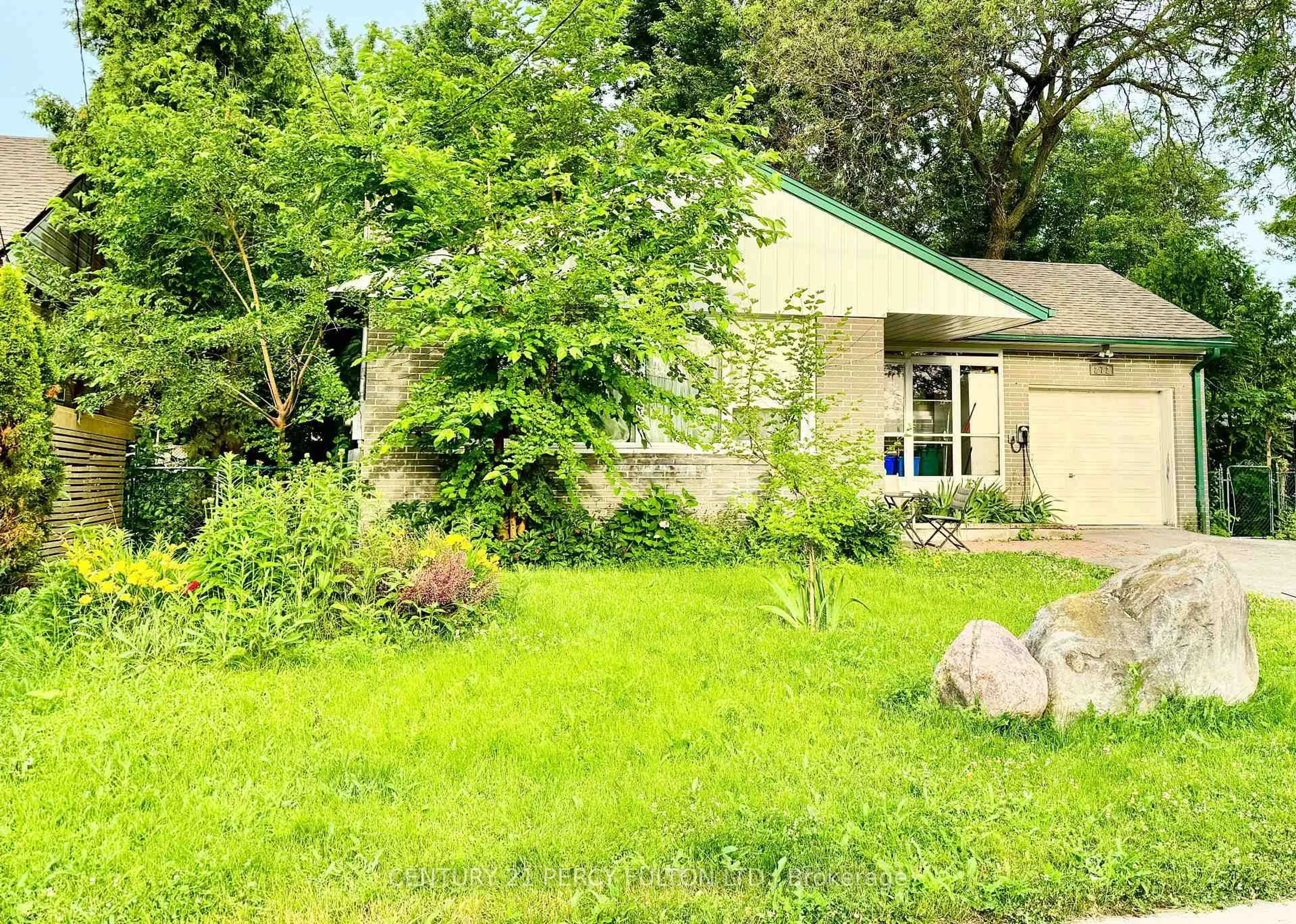 A pic from outside/outdoor area/front of a property/back of a property/a pic from drone, unknown for 272 Conestoga Ave, Richmond Hill Ontario L4C 2H2