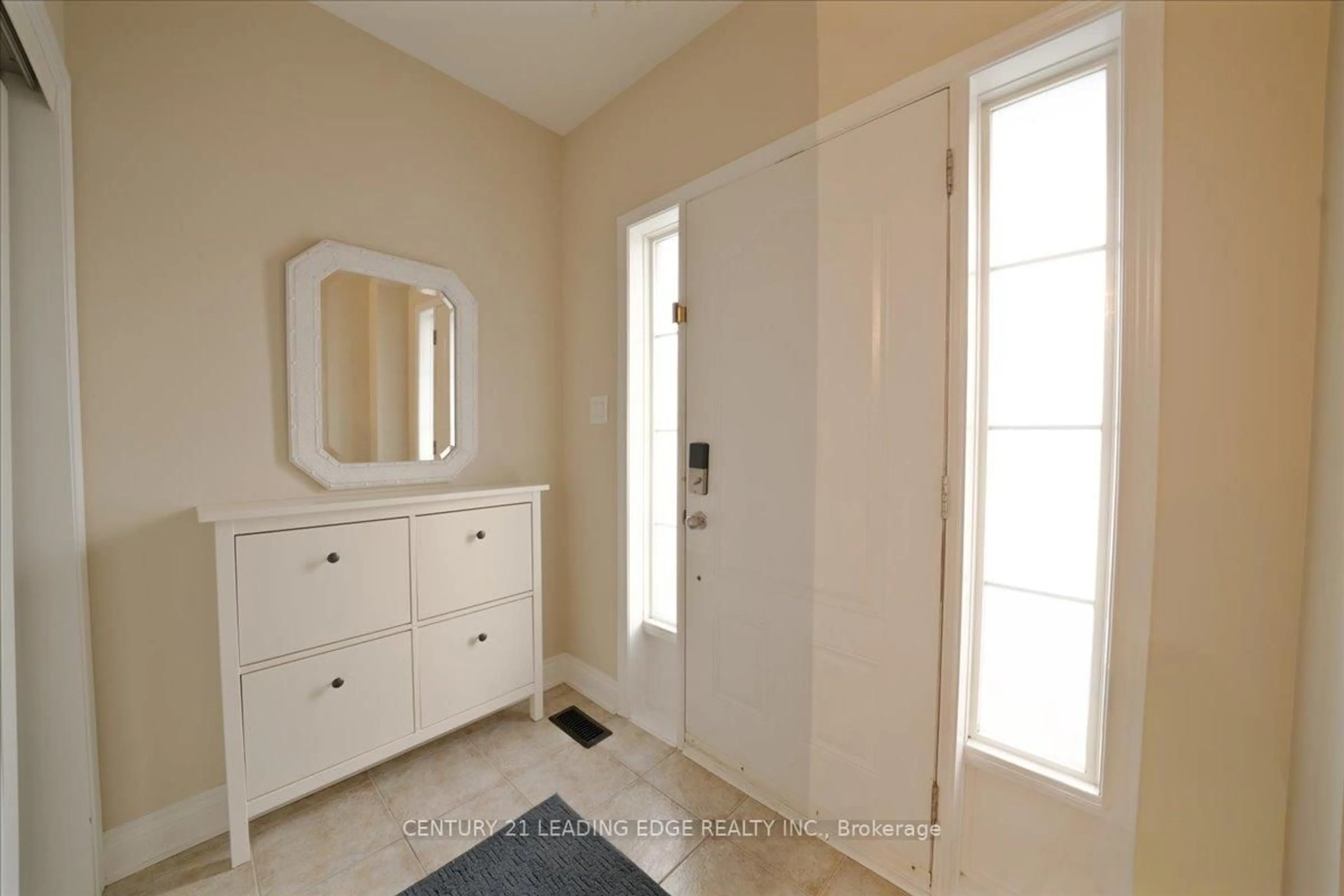 Indoor entryway for 15 Coranto Way, Vaughan Ontario L4H 3L8