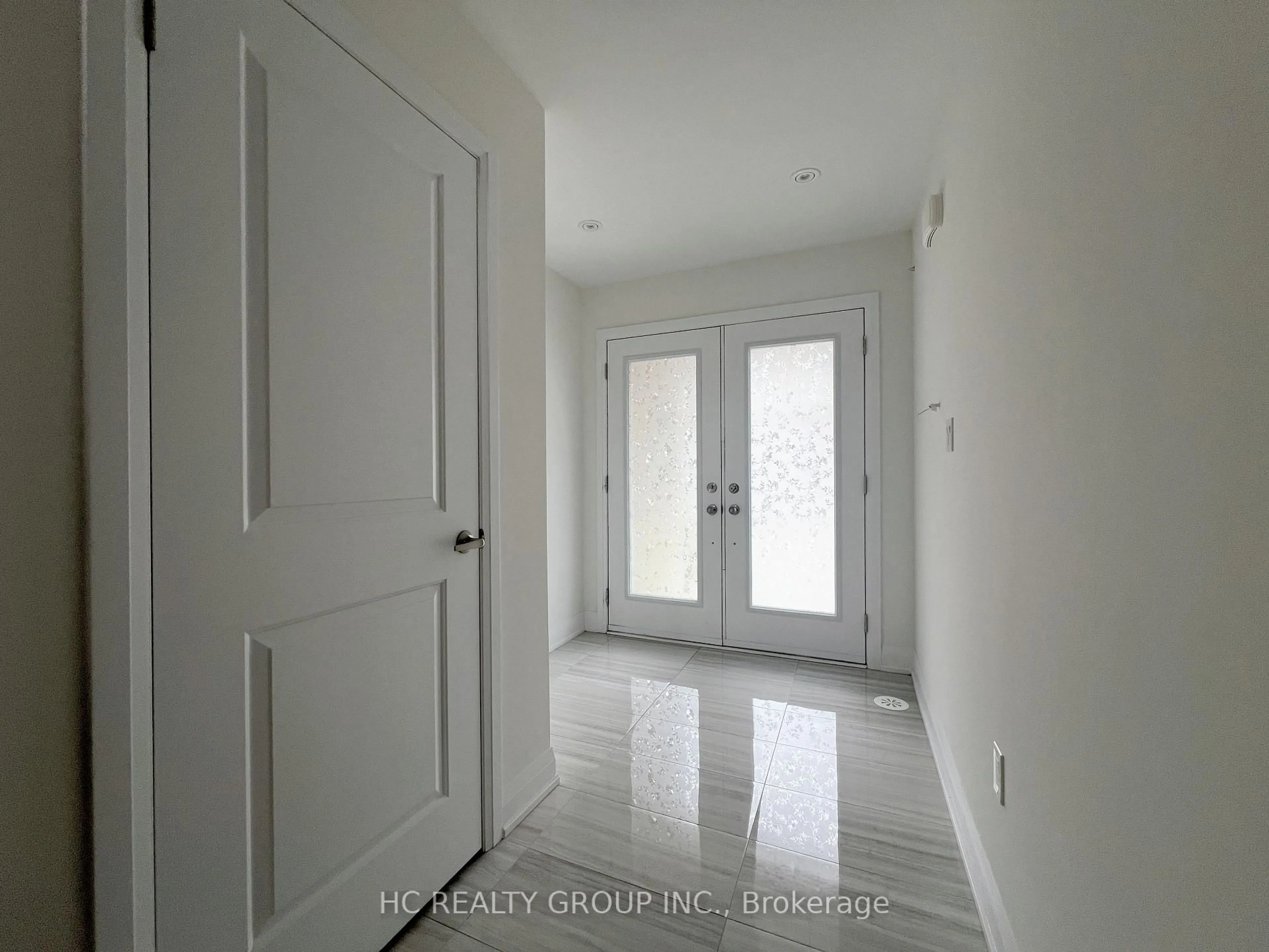 Indoor entryway for 142 Moneypenny Pl, Vaughan Ontario L4J 0L1