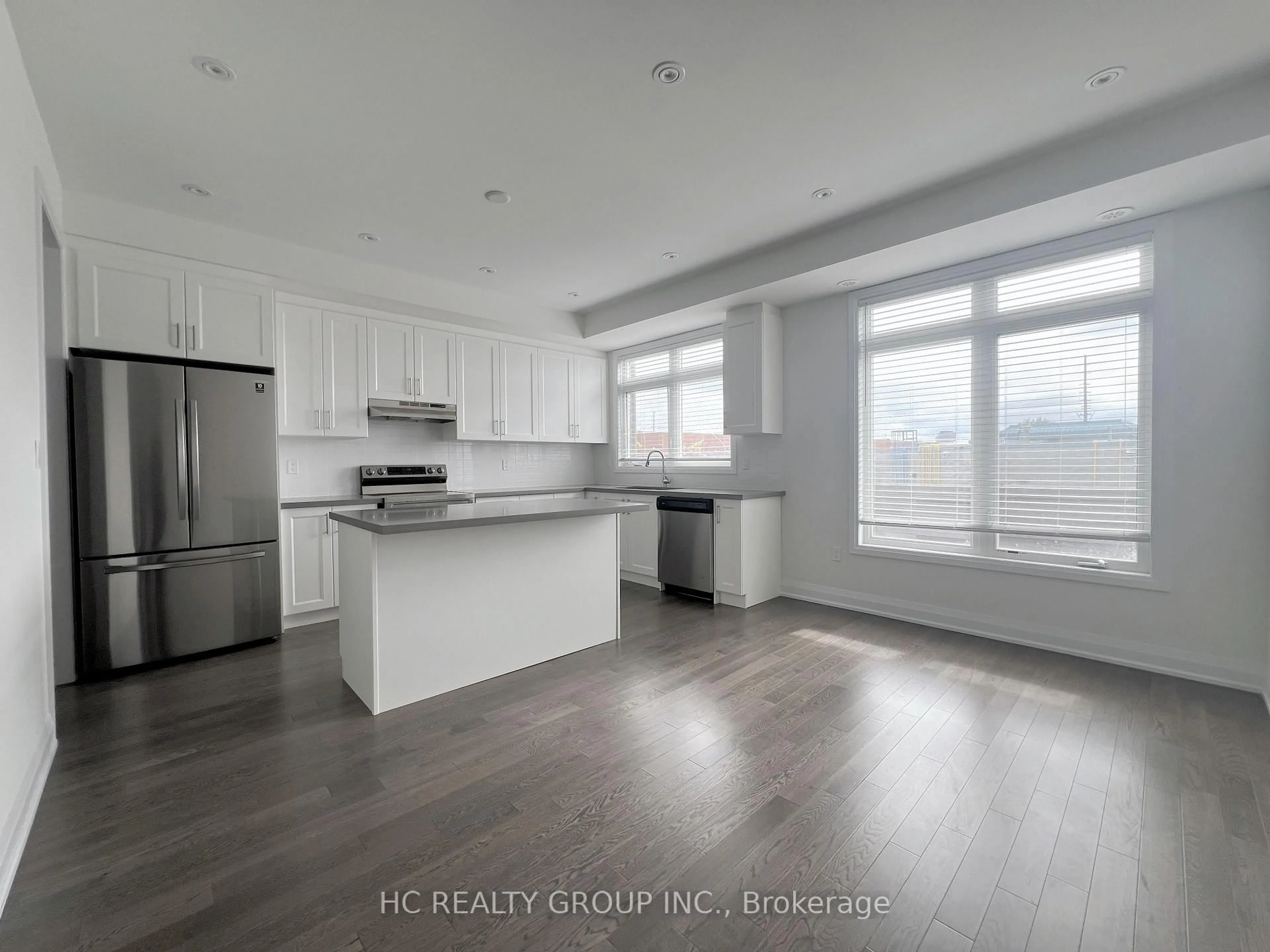 Open concept kitchen, unknown for 142 Moneypenny Pl, Vaughan Ontario L4J 0L1