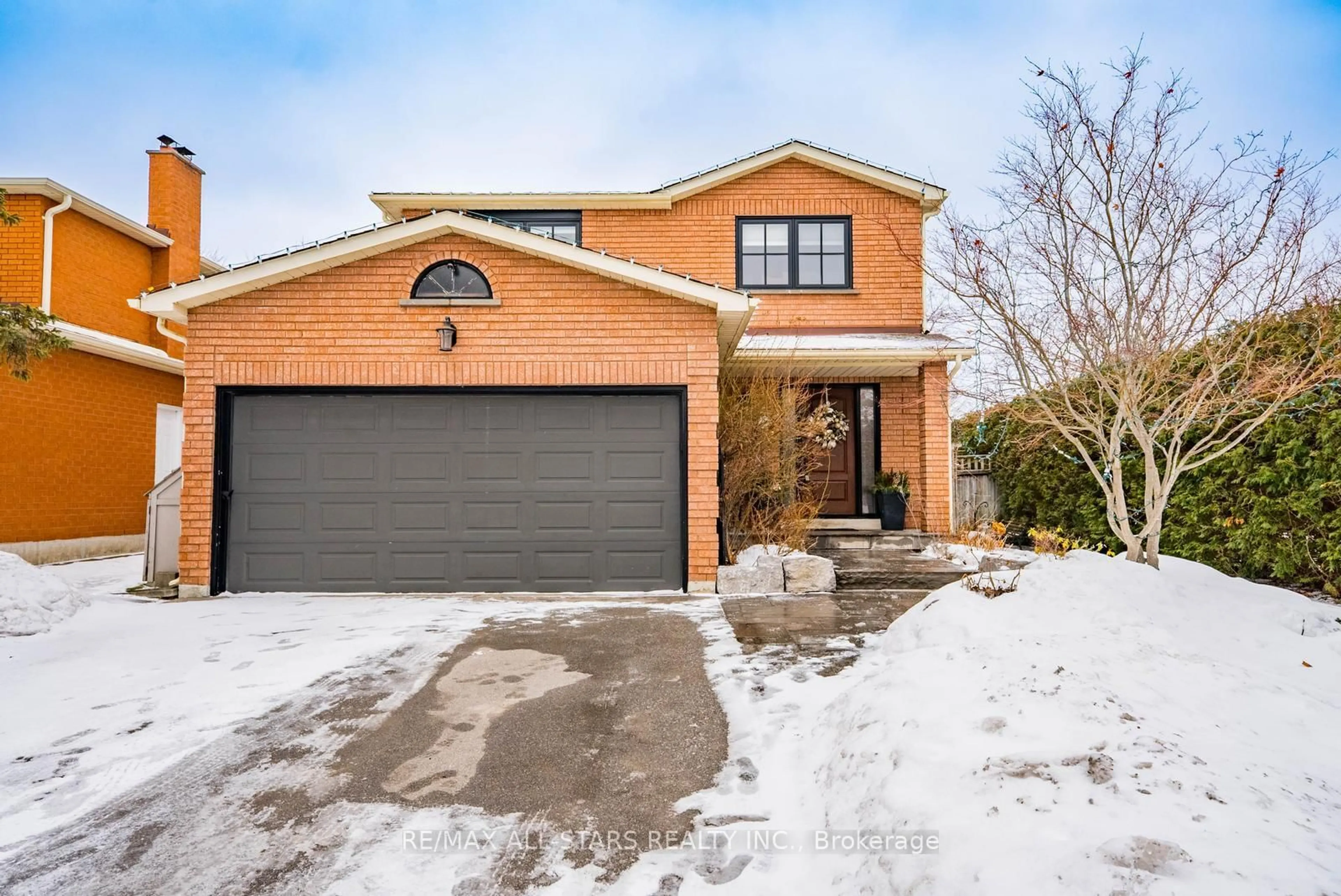 Home with brick exterior material, street for 1 Alderwood St, Whitchurch-Stouffville Ontario L4A 5C9
