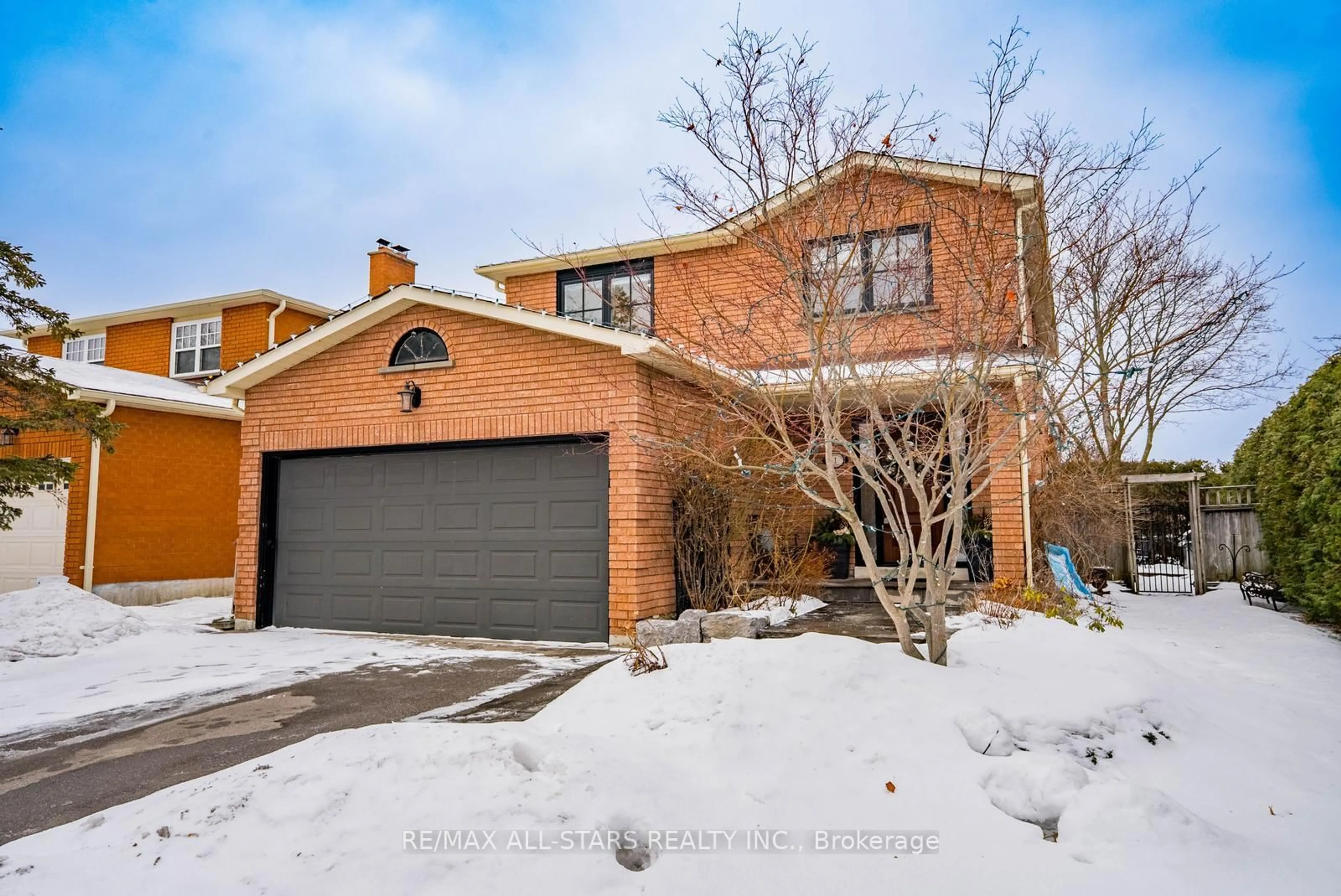 Home with brick exterior material, street for 1 Alderwood St, Whitchurch-Stouffville Ontario L4A 5C9