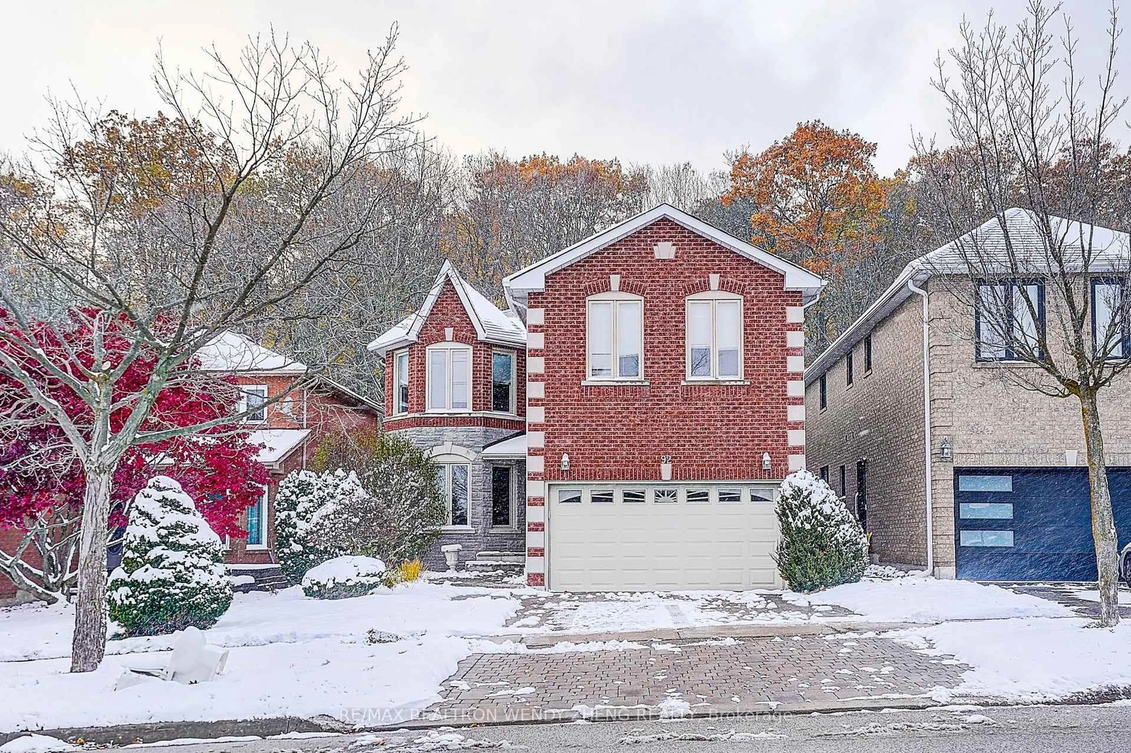 Home with brick exterior material, street for 92 Larratt Lane, Richmond Hill Ontario L4C 0E3