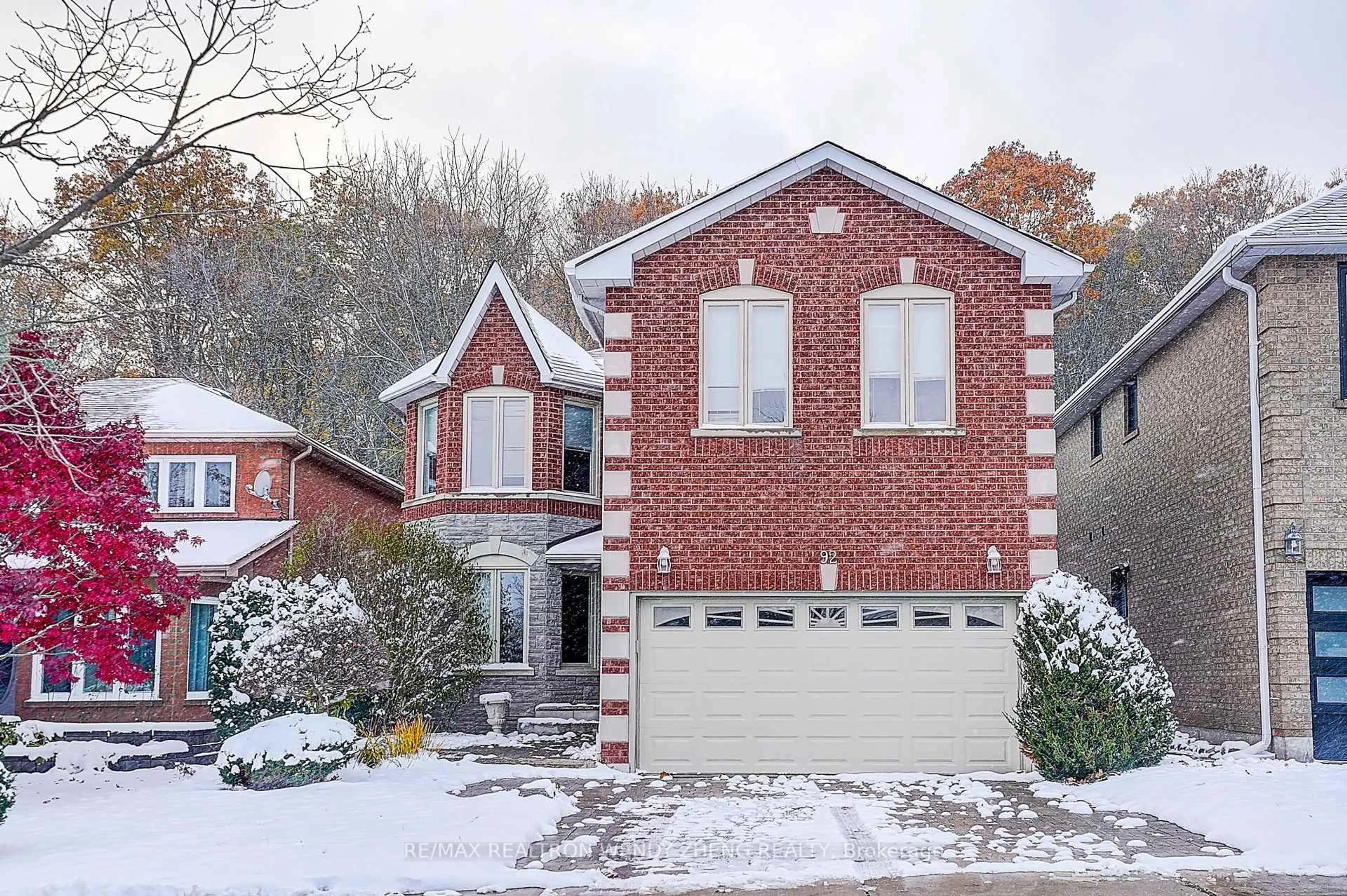 Home with brick exterior material, street for 92 Larratt Lane, Richmond Hill Ontario L4C 0E3