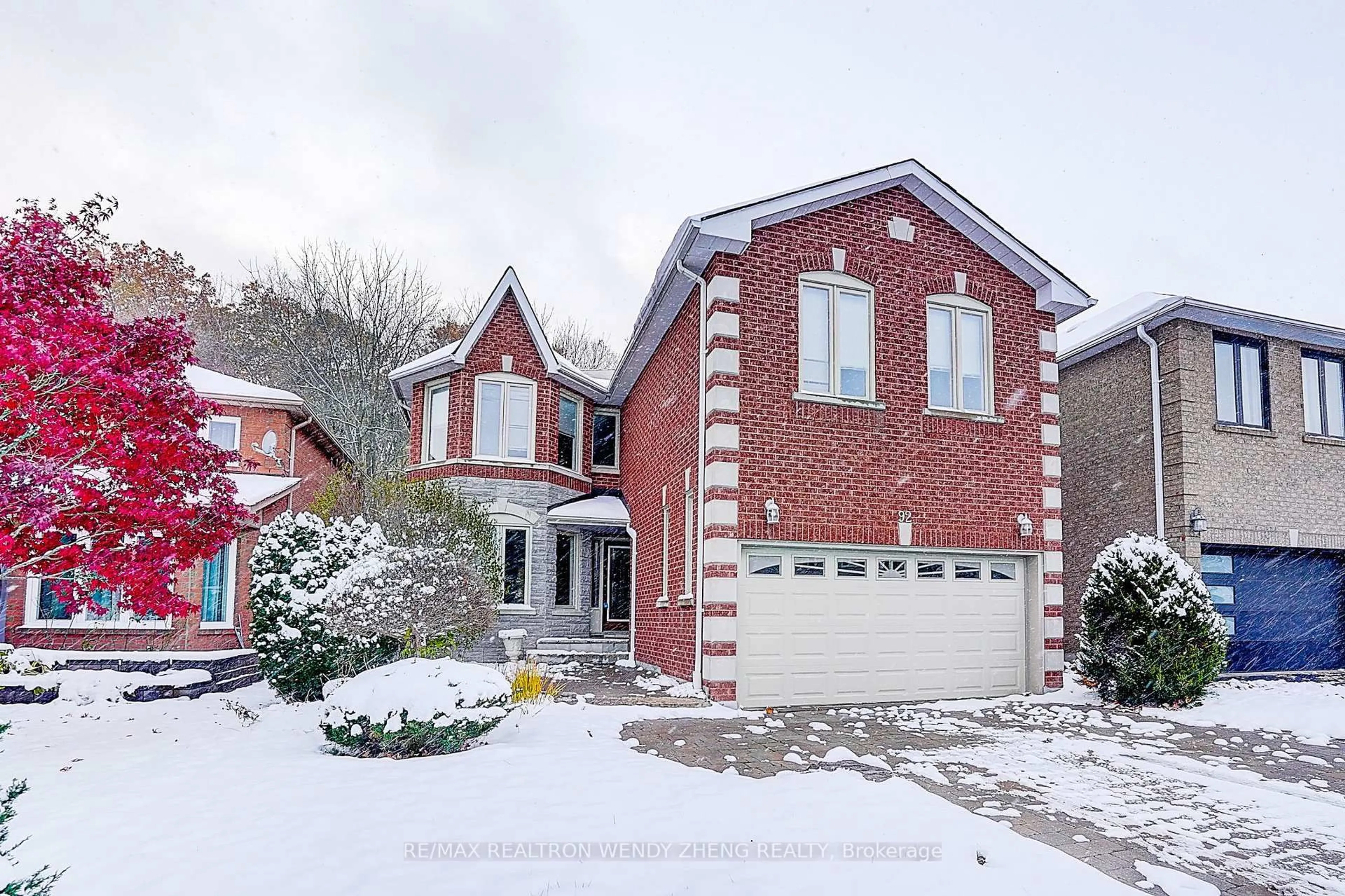Home with brick exterior material, street for 92 Larratt Lane, Richmond Hill Ontario L4C 0E3