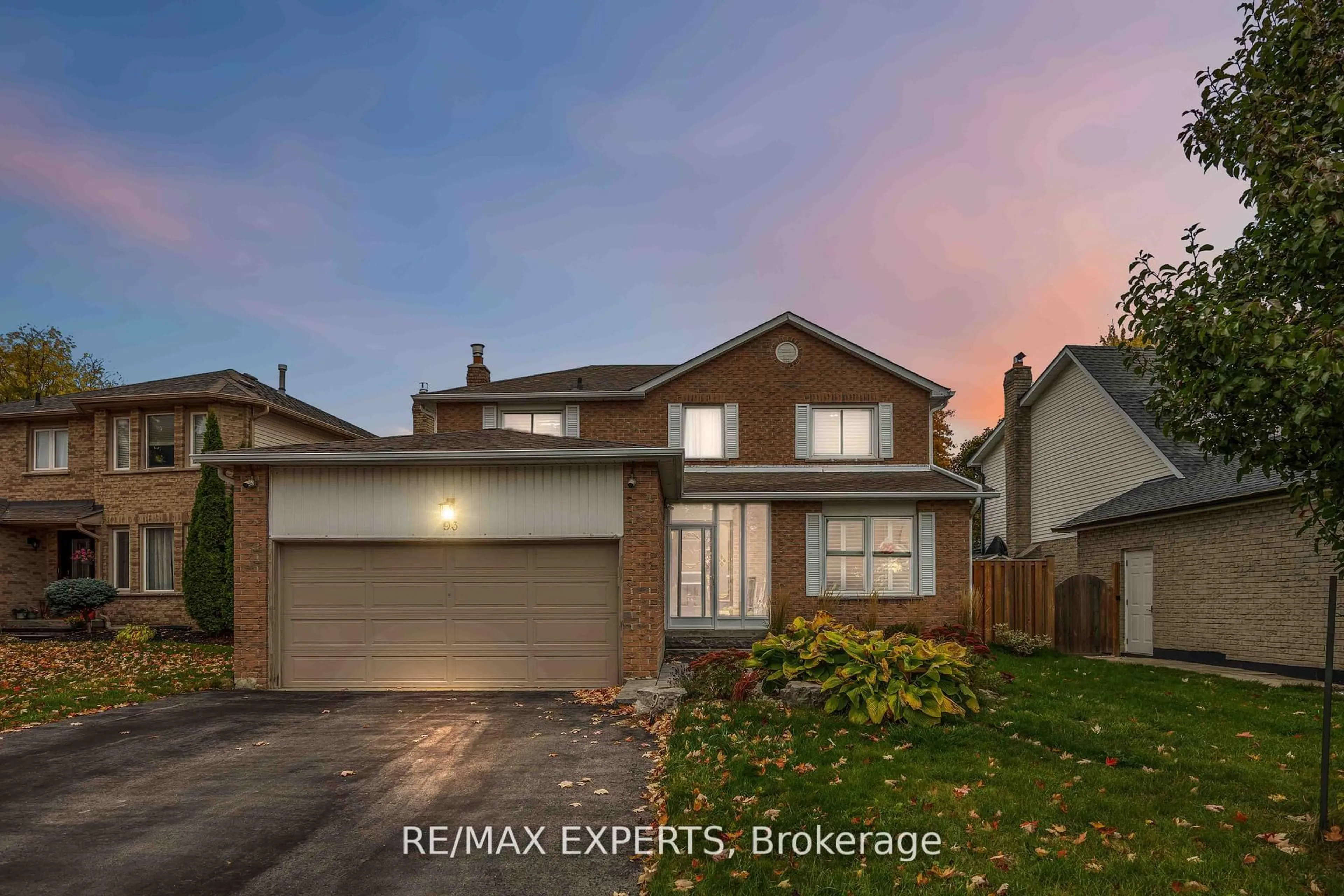 Unknown for 93 Stiver Dr, Newmarket Ontario L3Y 7W2